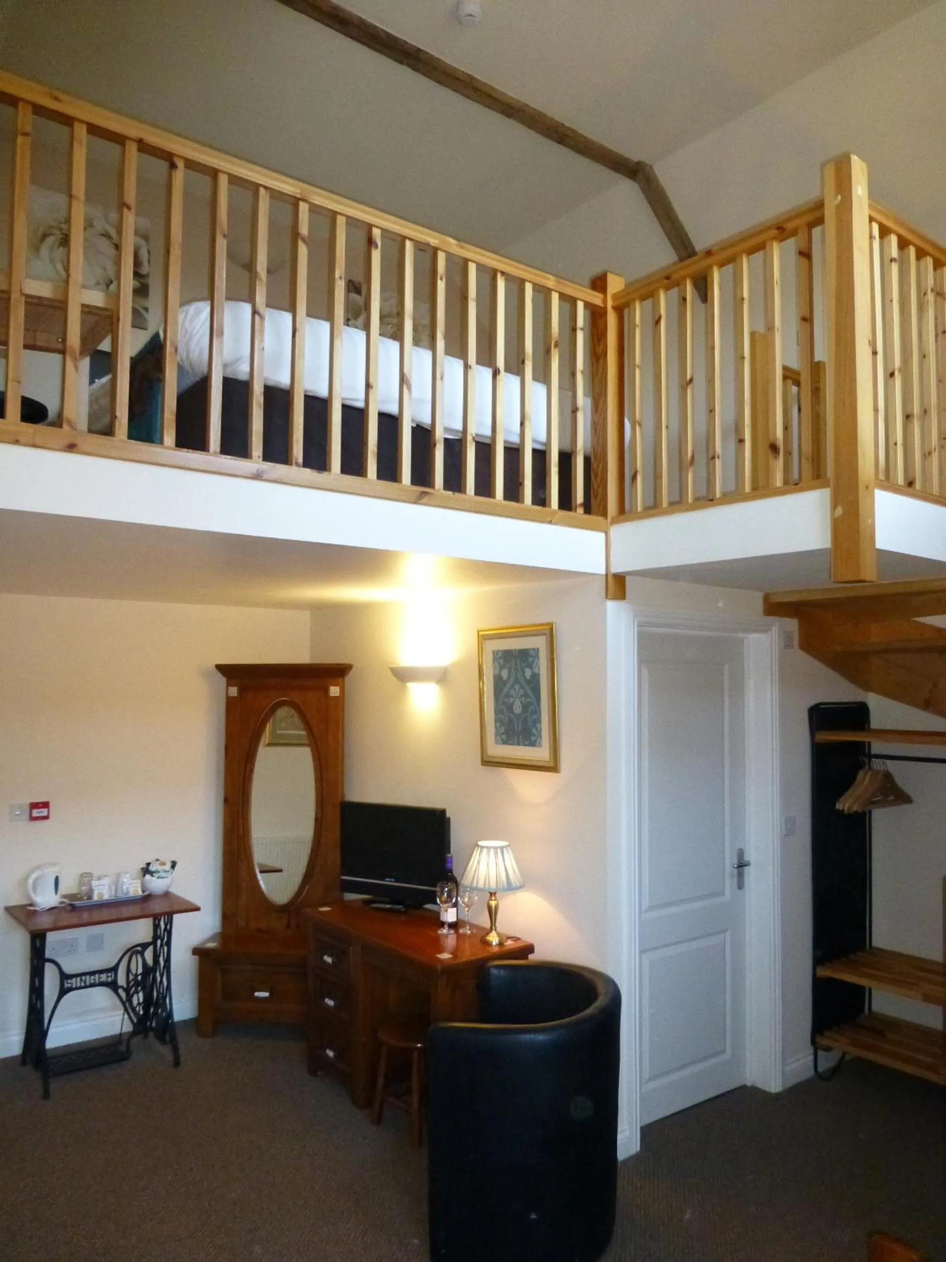 Photo of the whole room in Park Farm