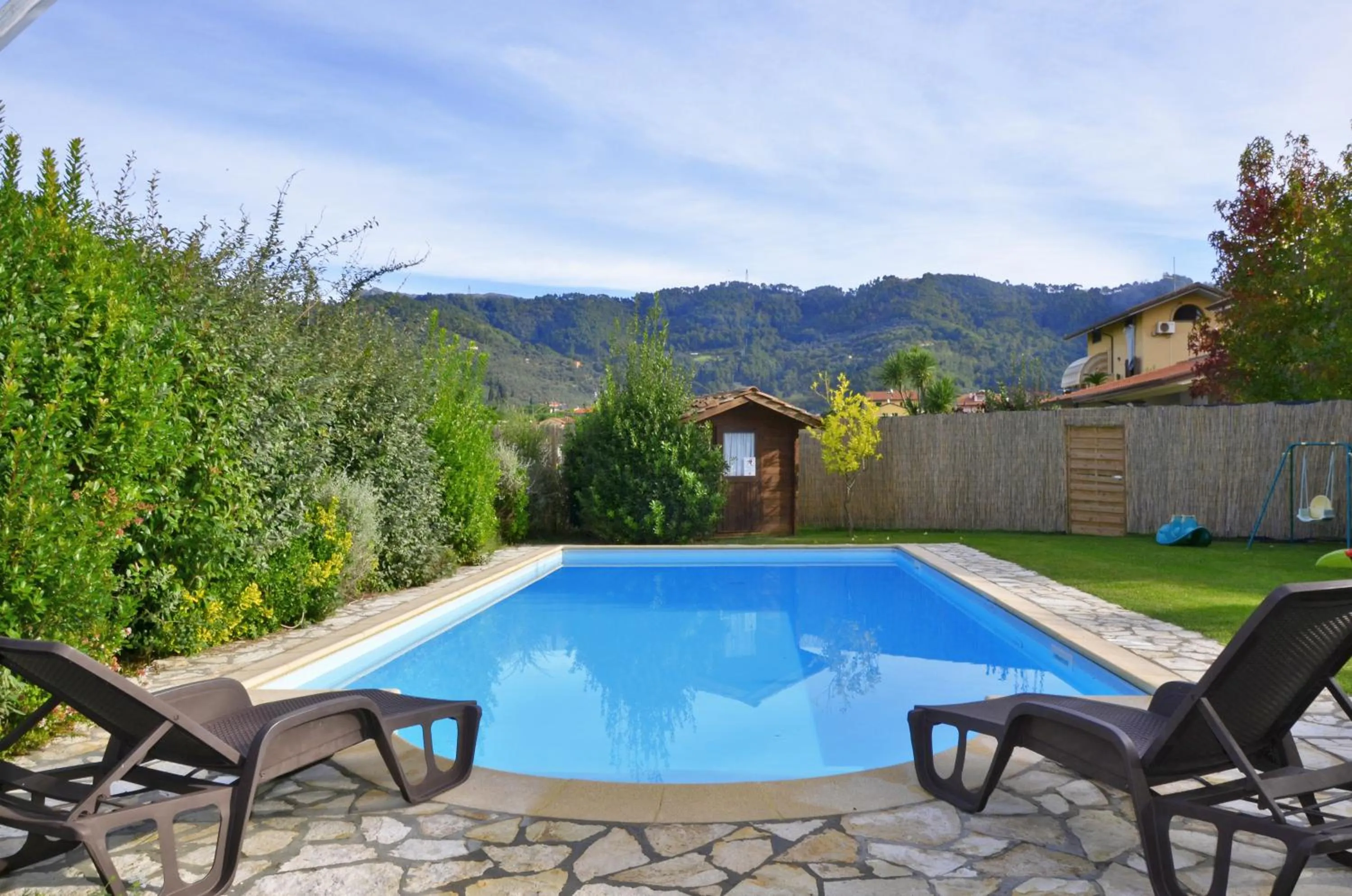 Swimming pool in B&b Casa Penelope
