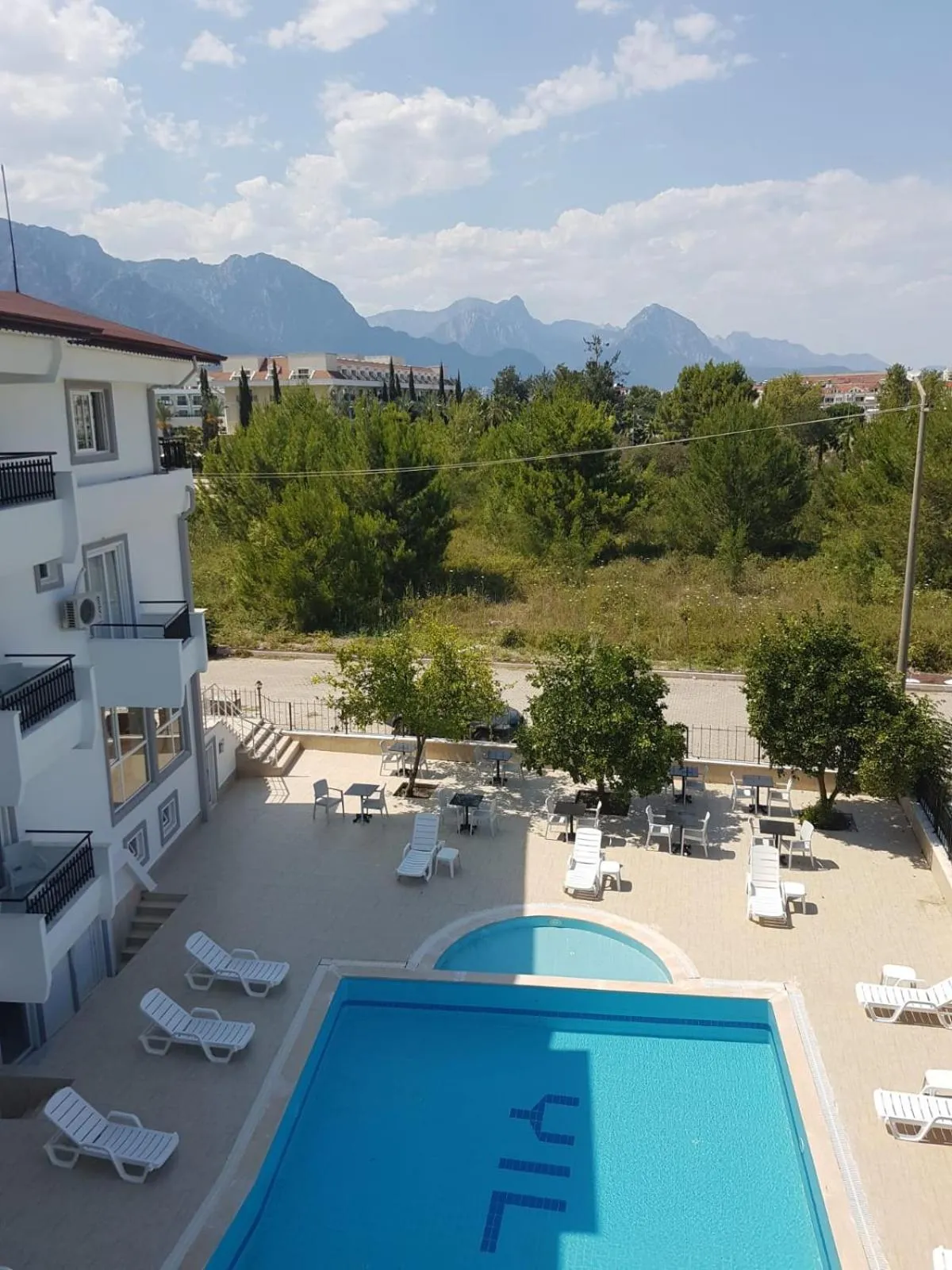 Swimming pool in Elijah Hotel