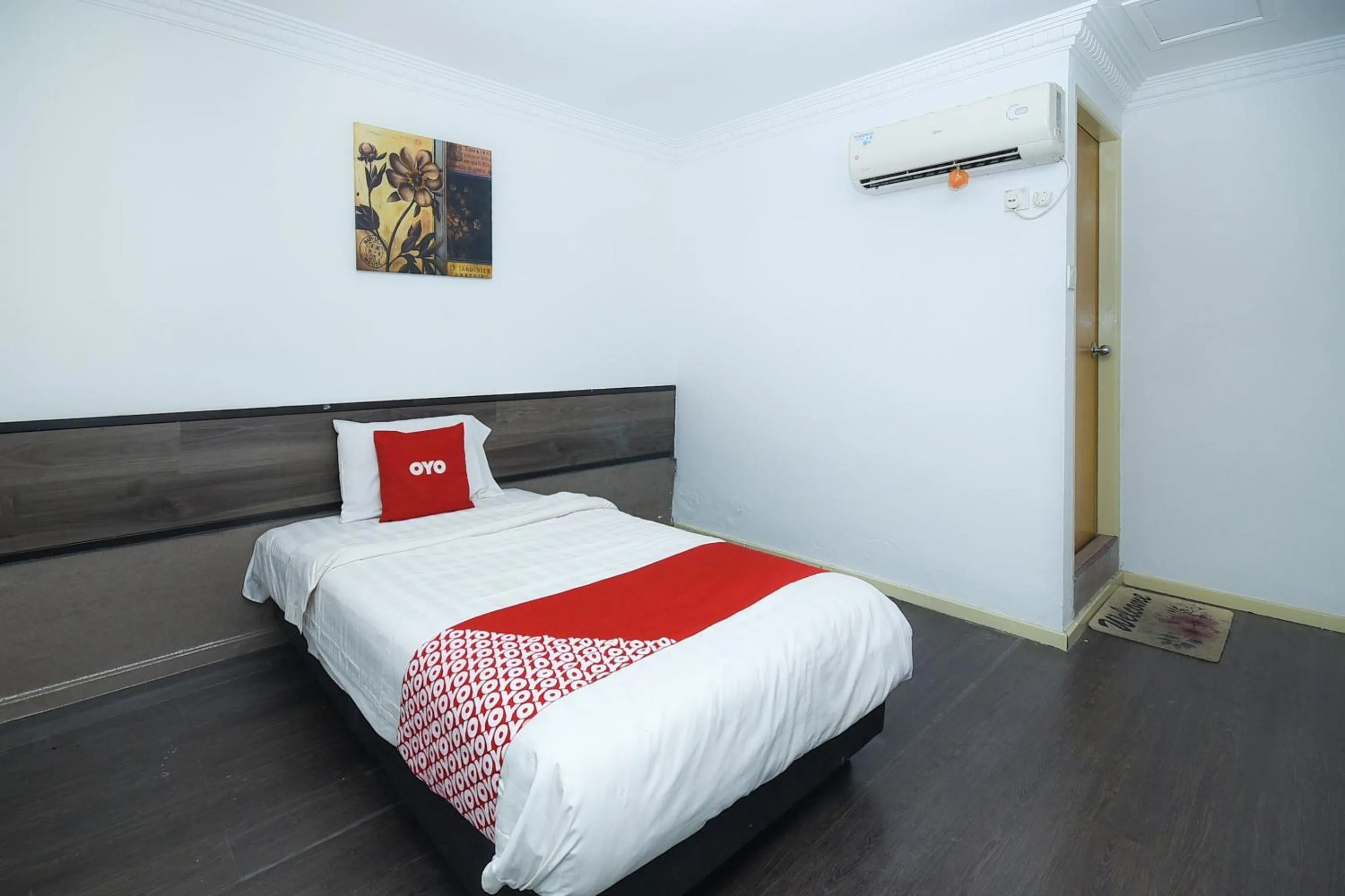 Standard Single Room - single occupancy in Hotel O River Inn