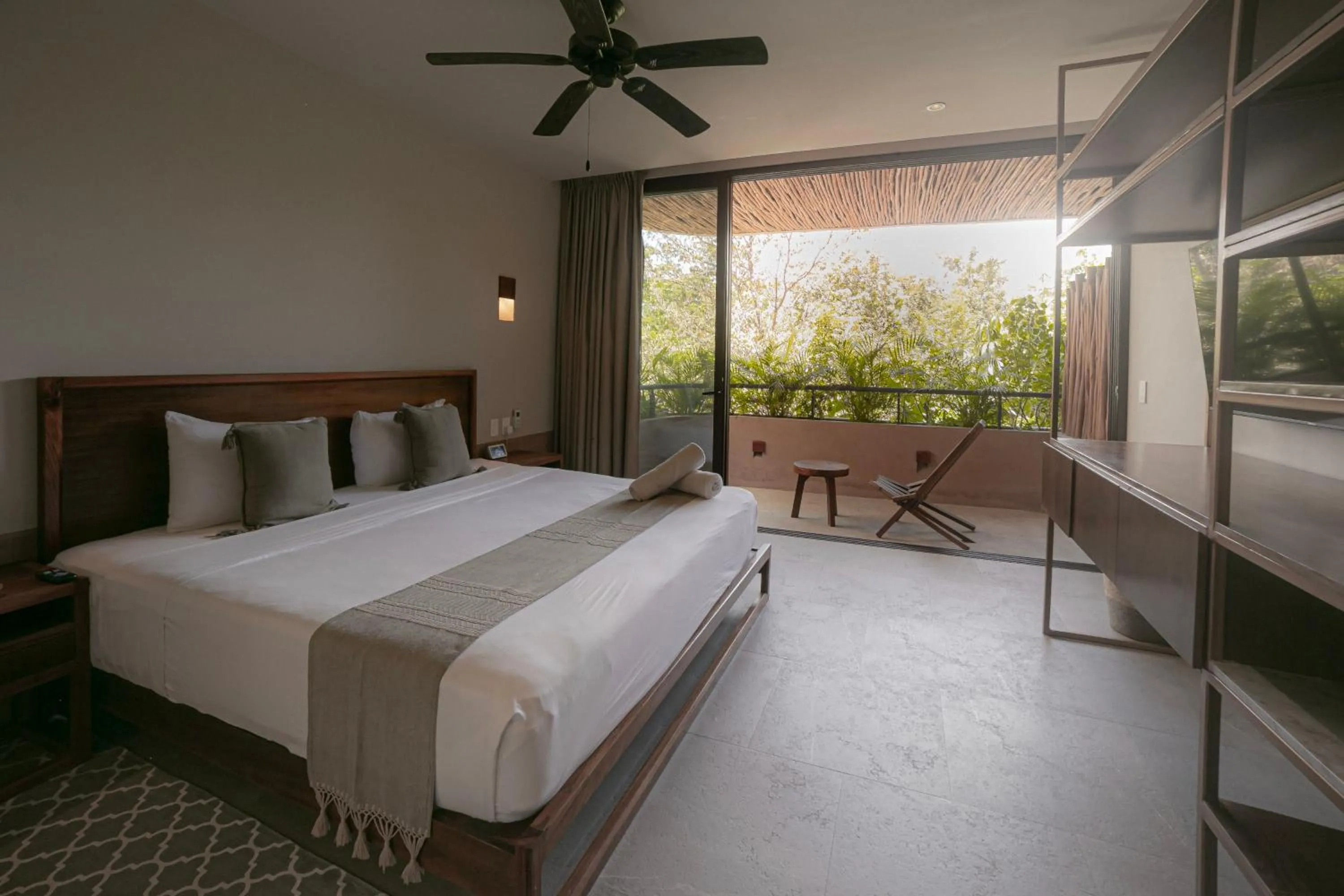 Bed in Zereno Tulum Beach Club Access