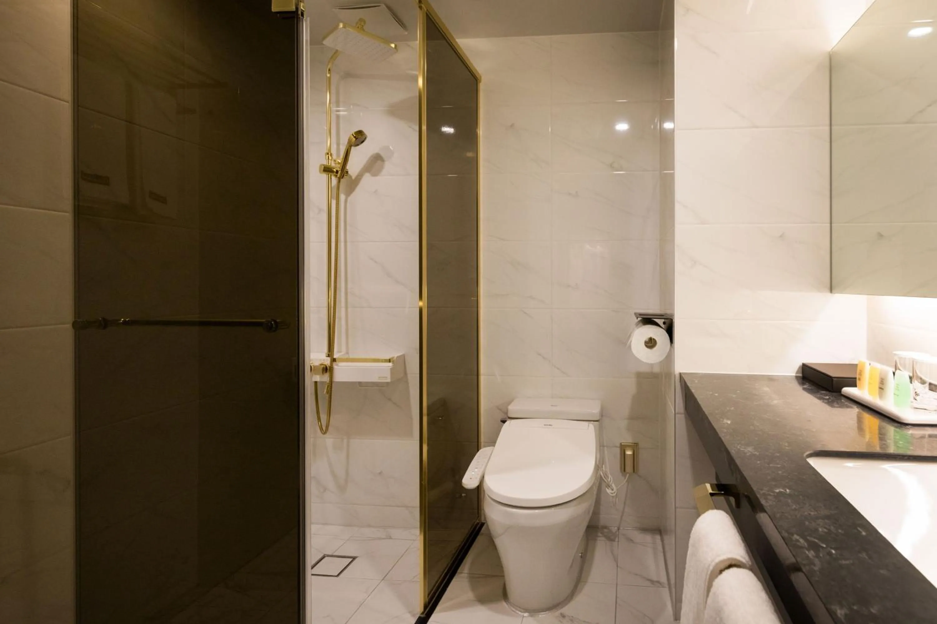 Toilet in Casaloma Hotel