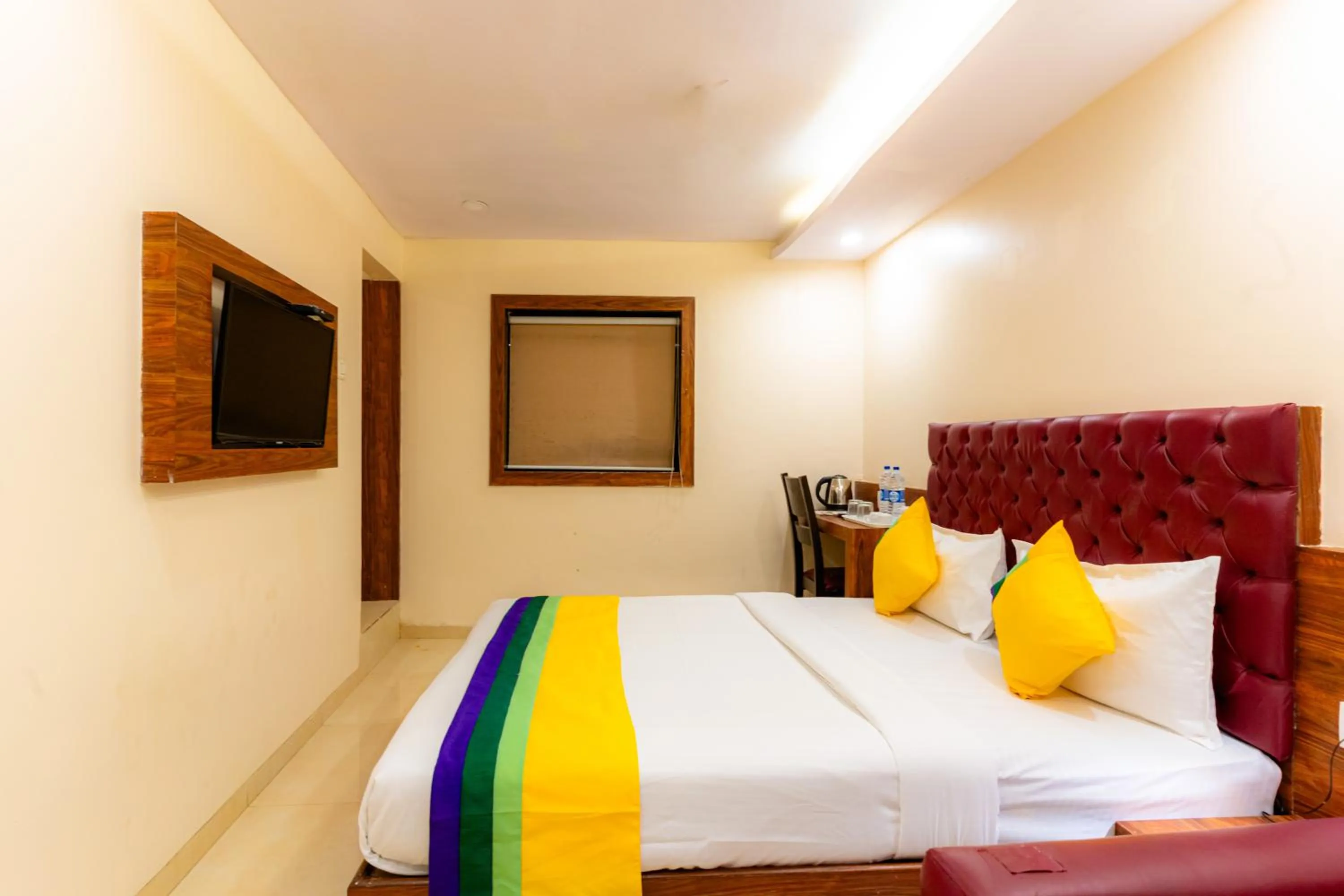 Bedroom, Bed in Itsy Hotels Elegant