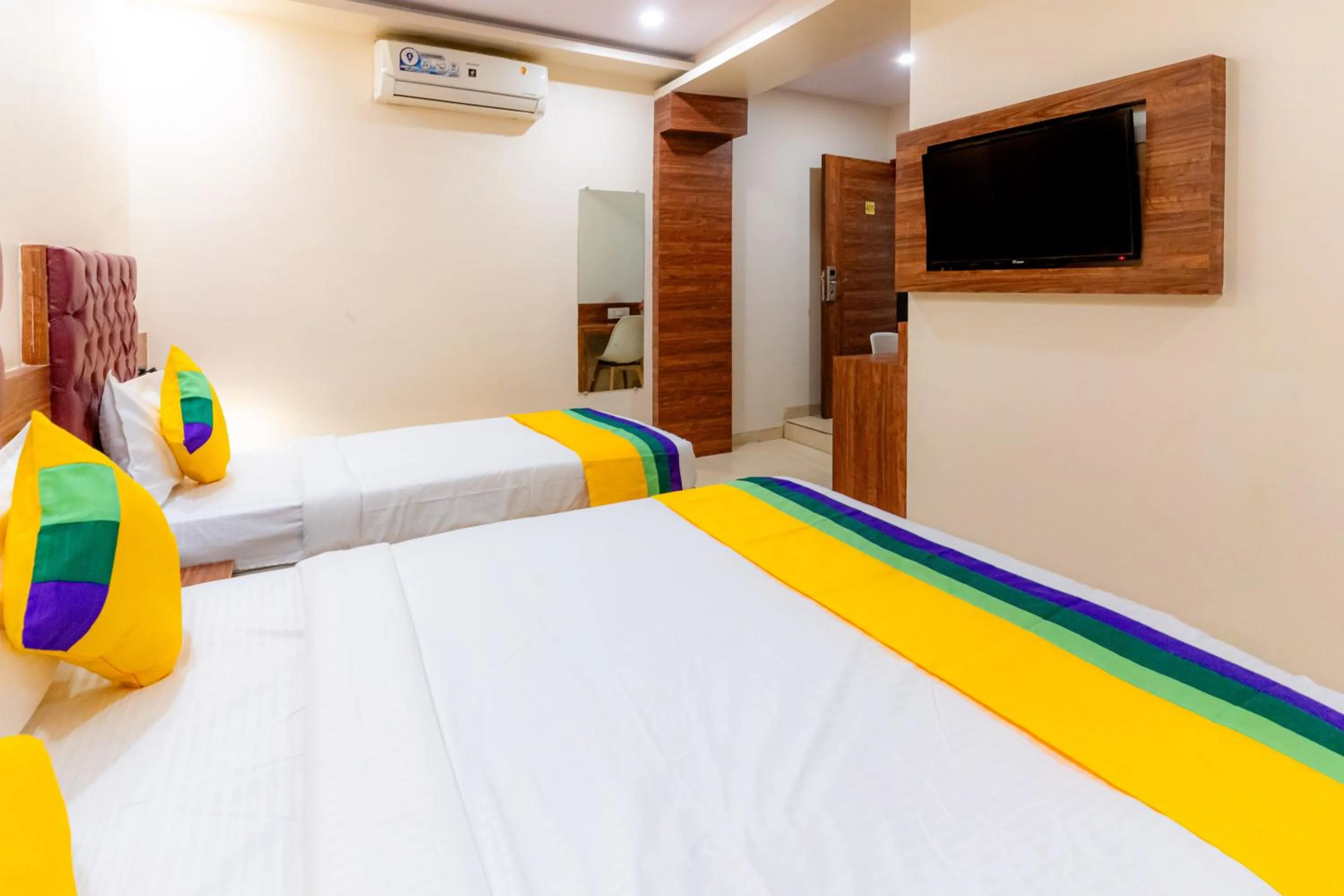 Bedroom, Bed in Itsy Hotels Elegant