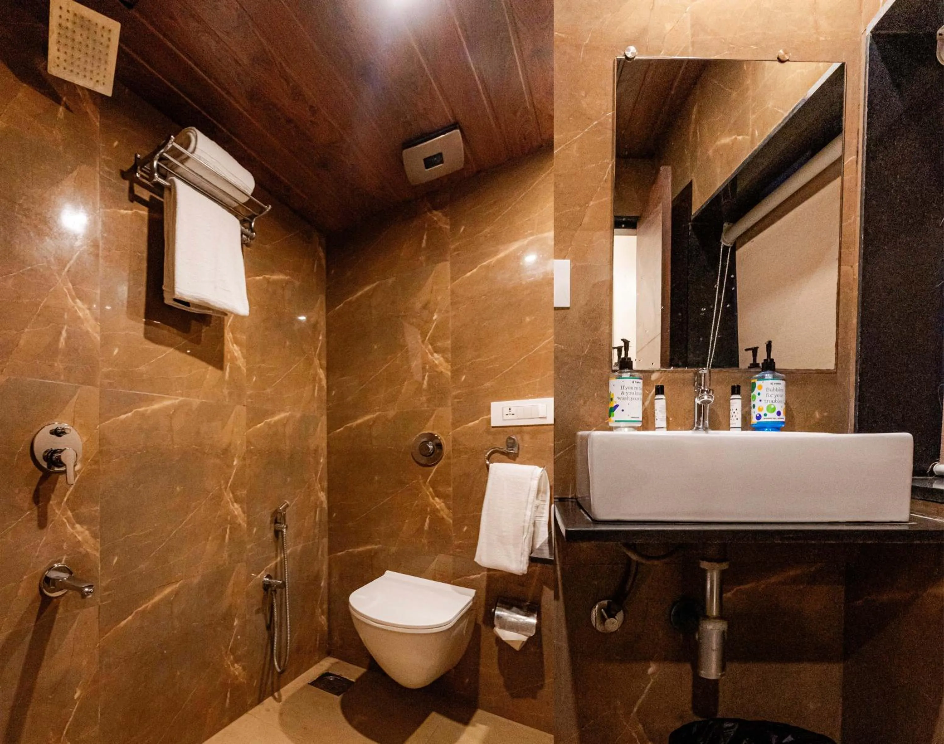 Bathroom in Itsy Hotels Elegant