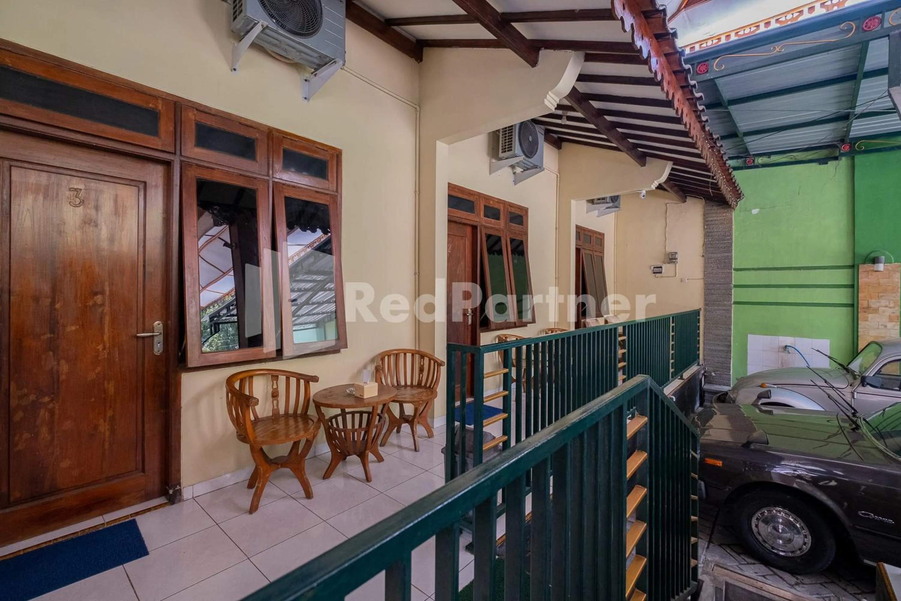 Seating area in Hotel Wisata Ziarah Sunan Bonang Syariah Mitra RedDoorz