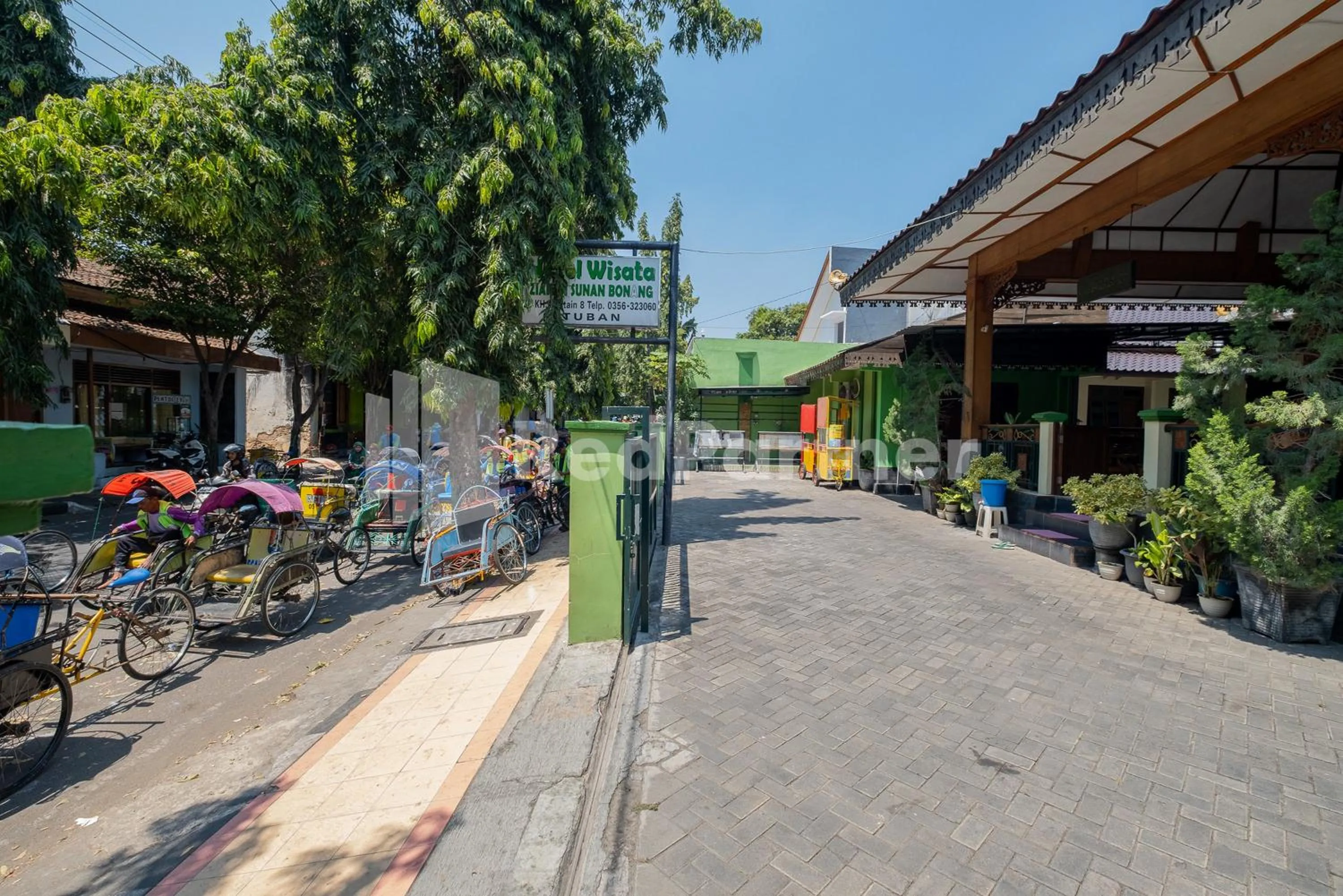 Street view in Hotel Wisata Ziarah Sunan Bonang Syariah Mitra RedDoorz