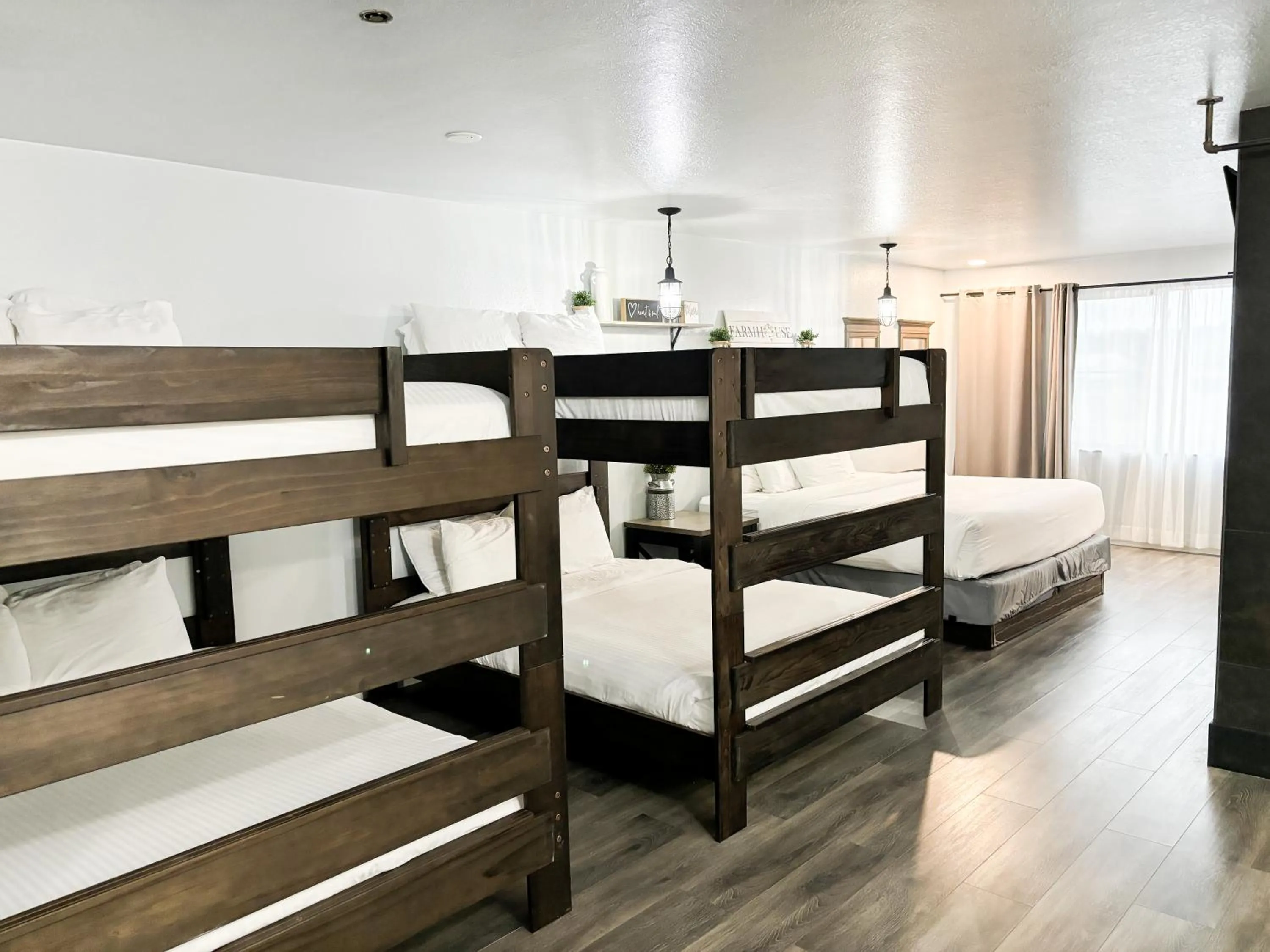 Photo of the whole room, Bed in Metropolis Resort - Eau Claire