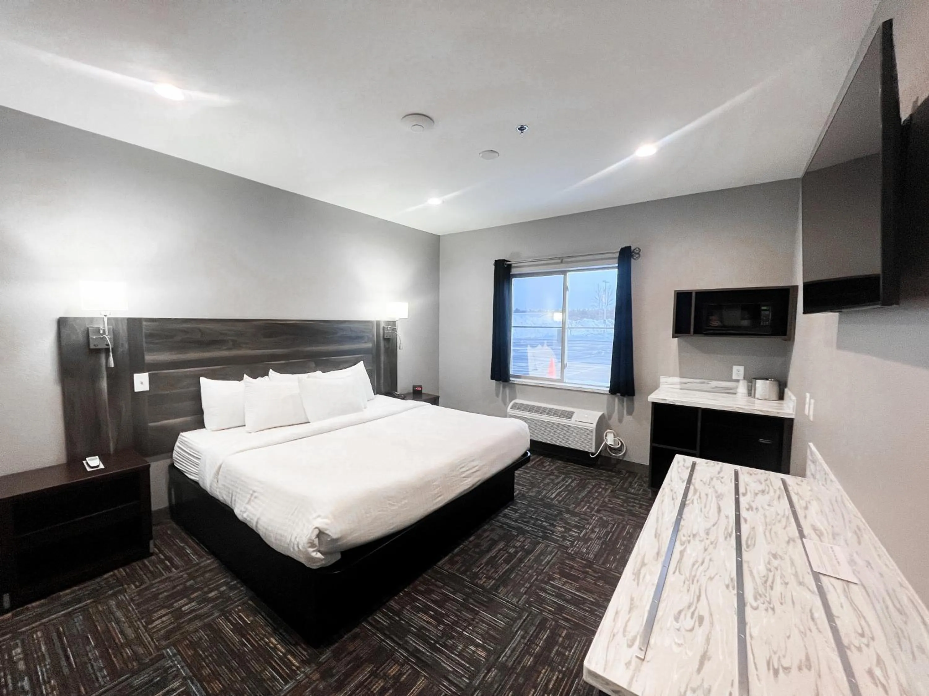 Bed in Metropolis Resort - Eau Claire
