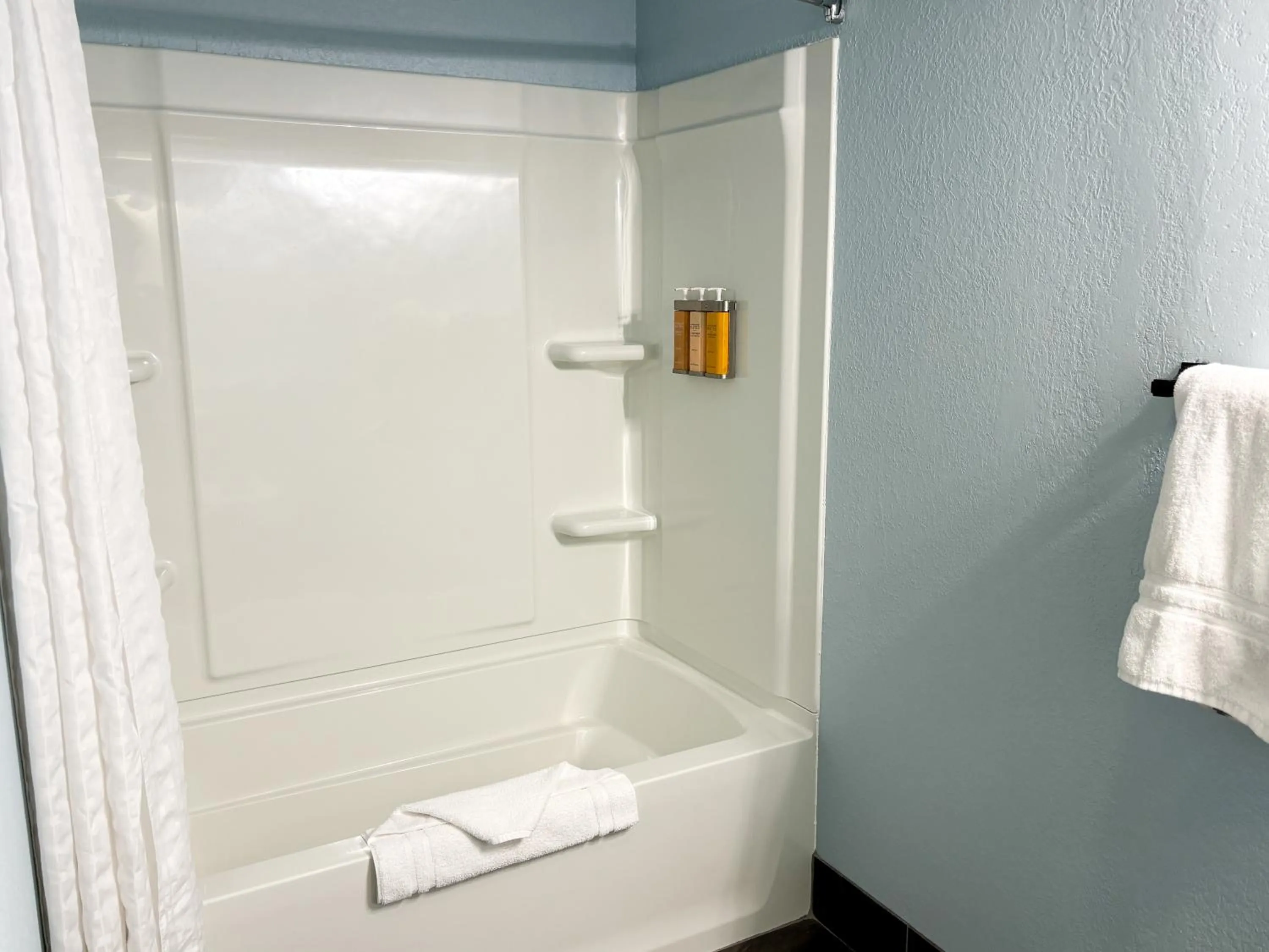 Shower in Metropolis Resort - Eau Claire