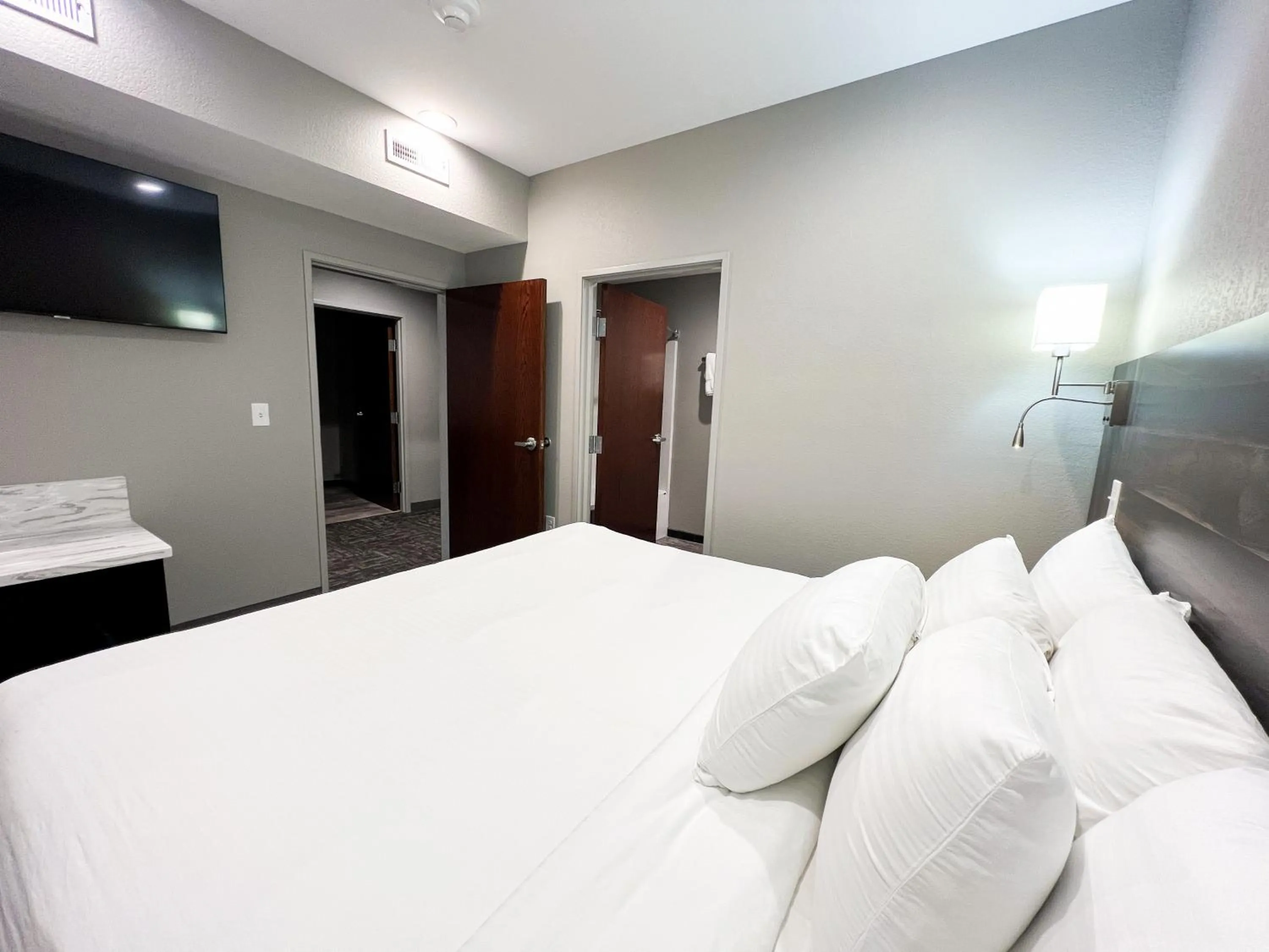 Bed in Metropolis Resort - Eau Claire