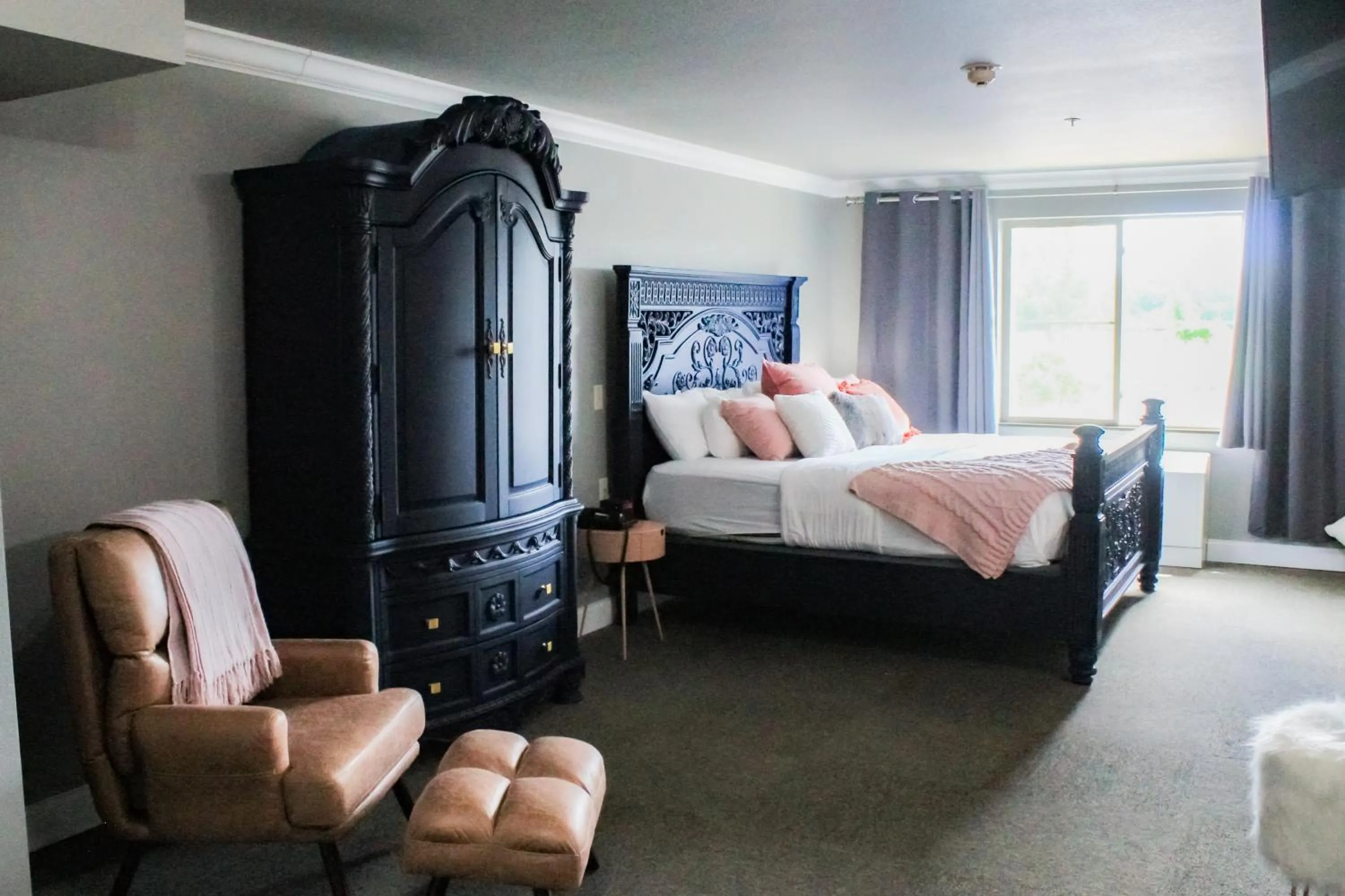 Bed in Metropolis Resort - Eau Claire