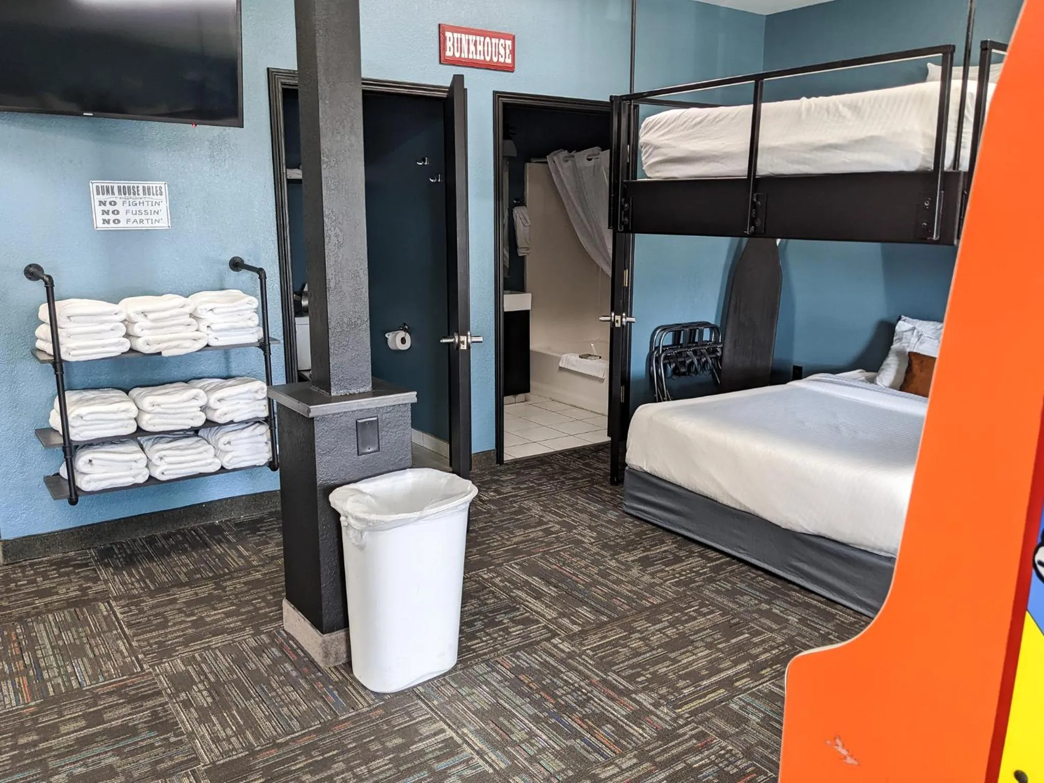bunk bed, Bed in Metropolis Resort - Eau Claire