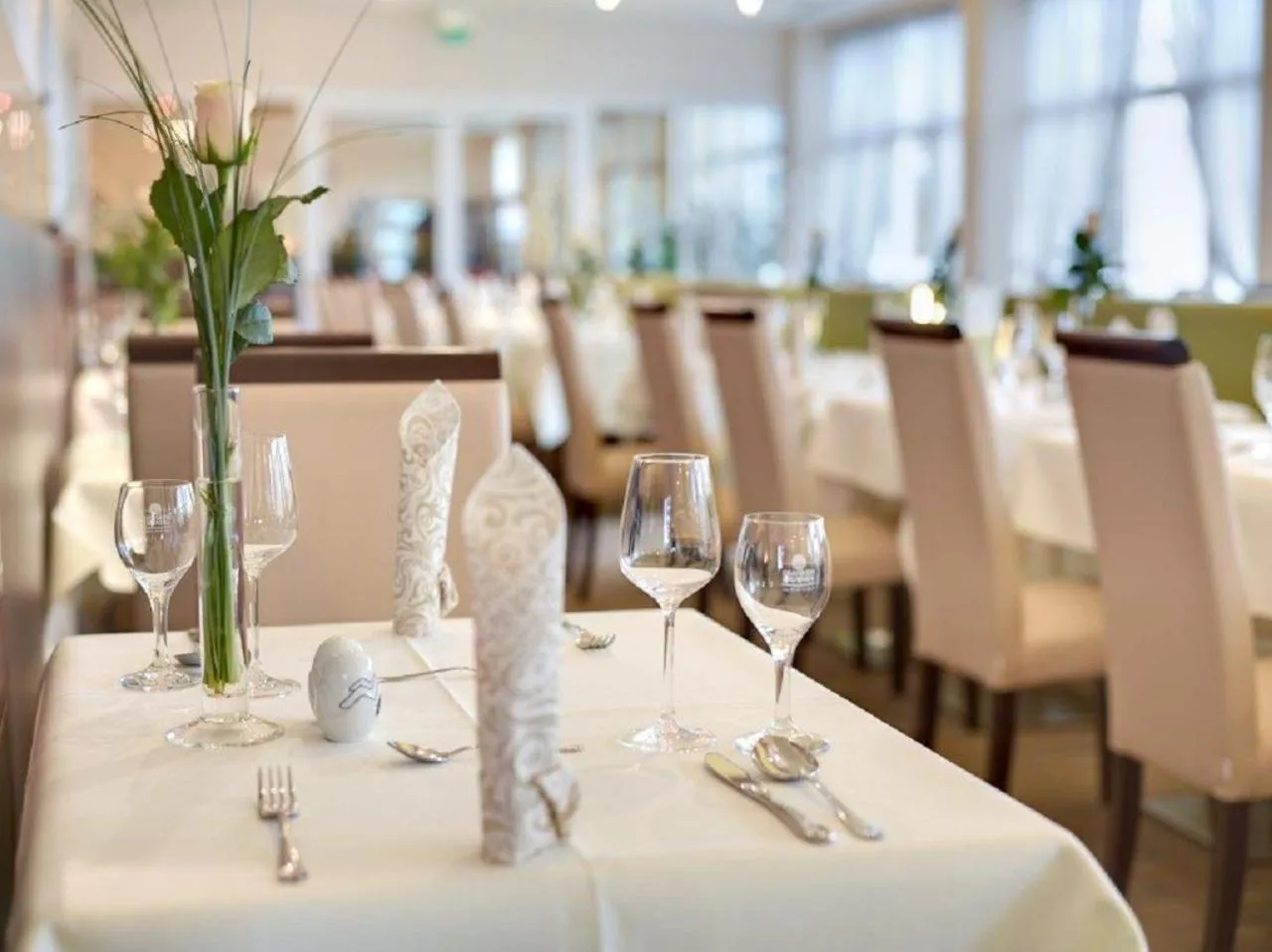Restaurant/places to eat in Kurhotel Pyramide Bad Windsheim