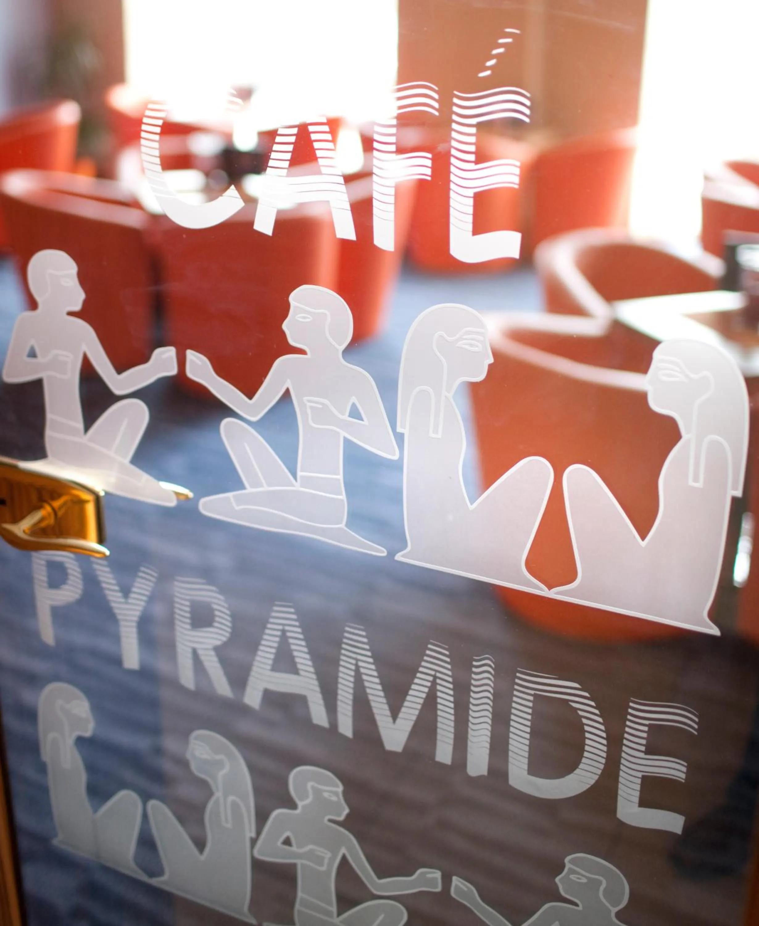 Lounge or bar in Kurhotel Pyramide Bad Windsheim