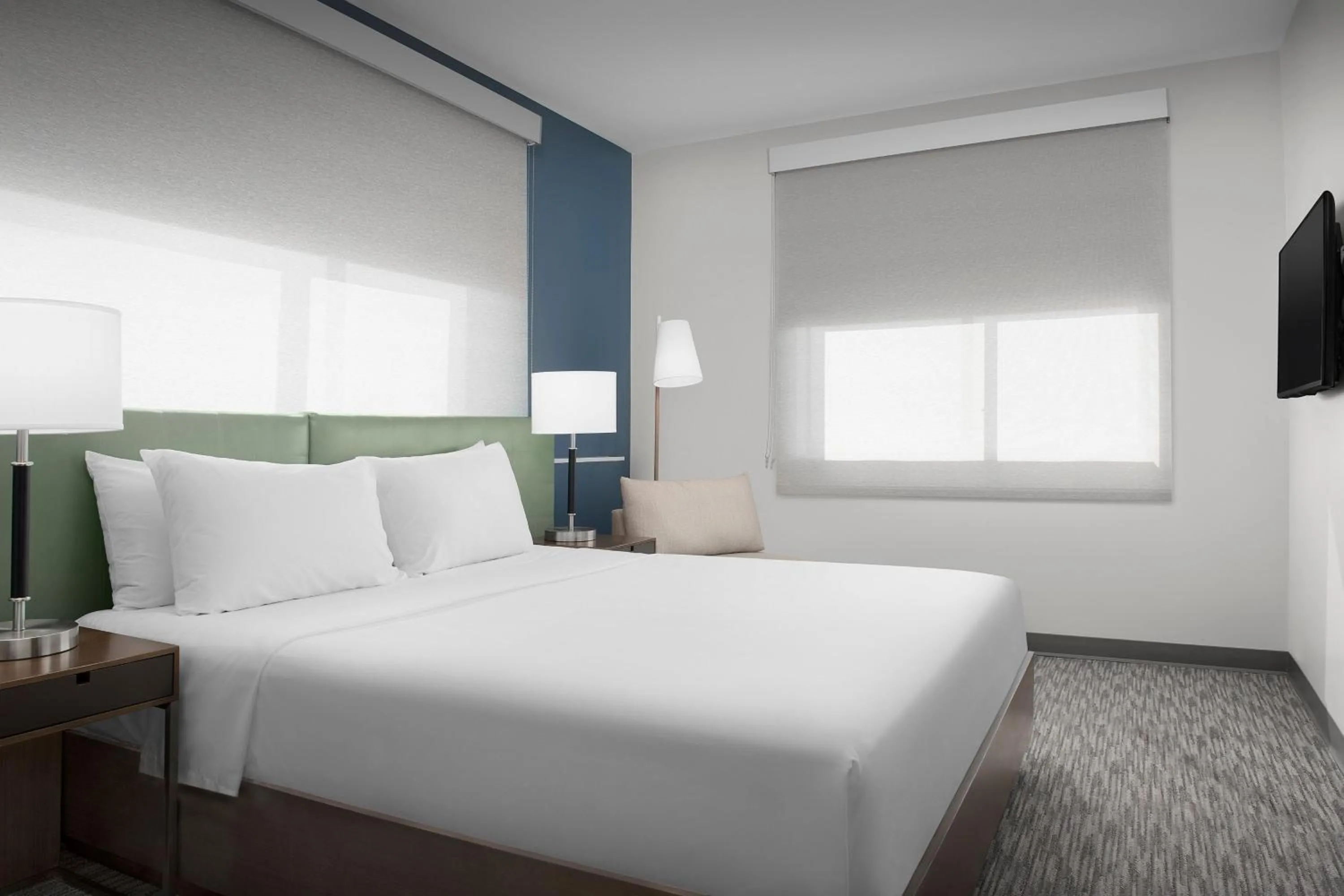 Photo of the whole room, Bed in Element Denver Park Meadows