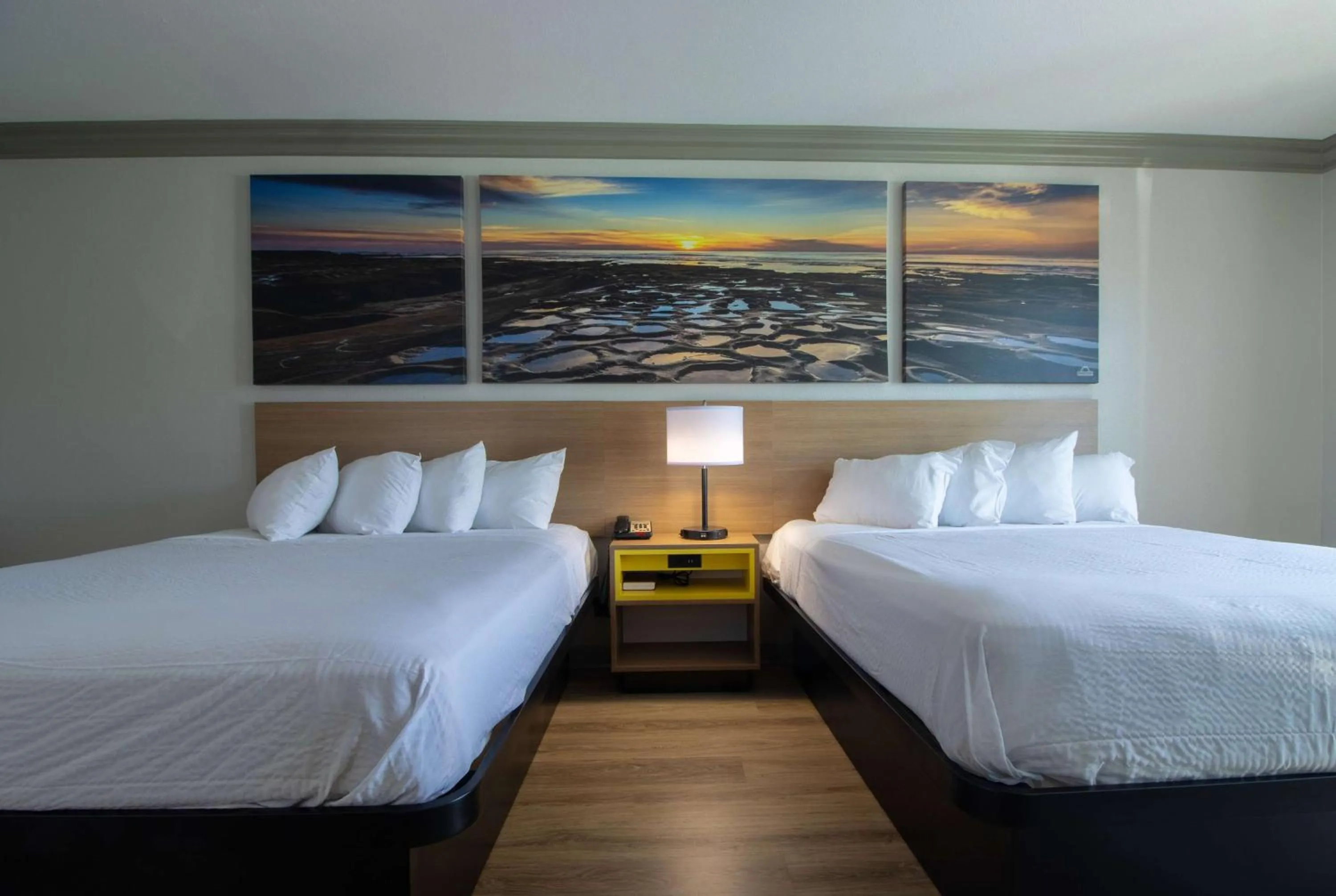 Photo of the whole room, Bed in Days Inn by Wyndham Carlsbad