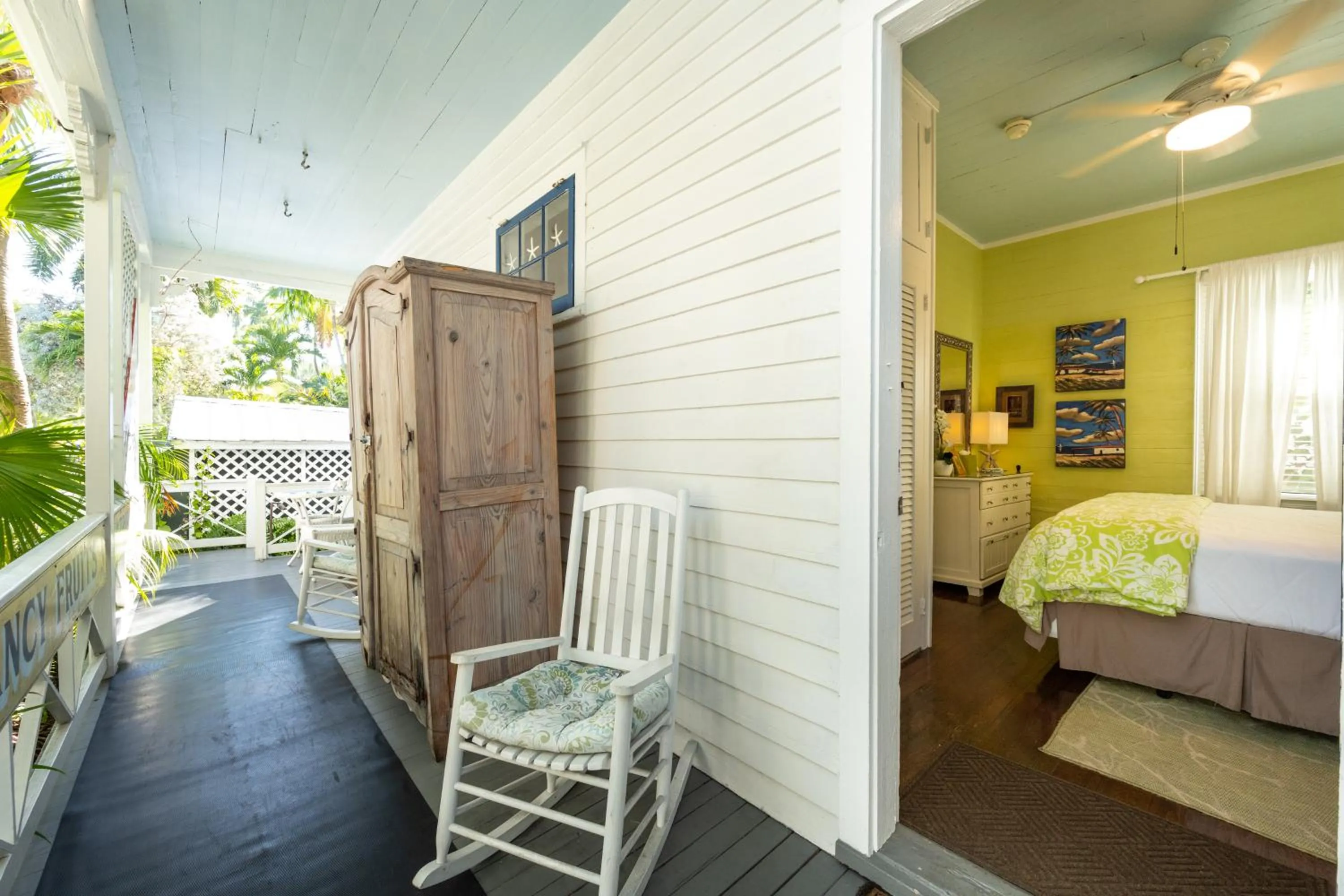 Bed in The Mermaid & The Alligator