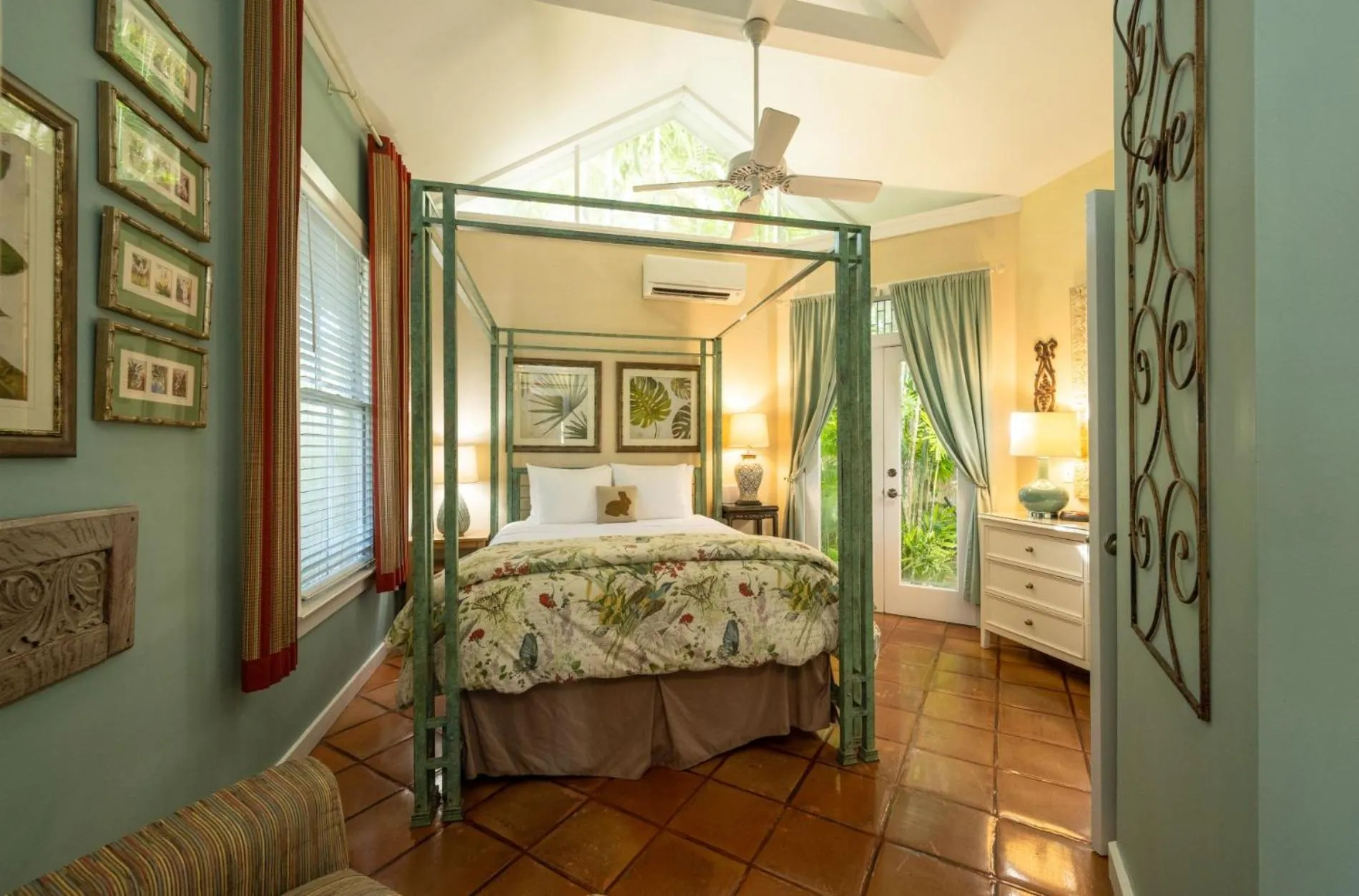 Bed in The Mermaid & The Alligator