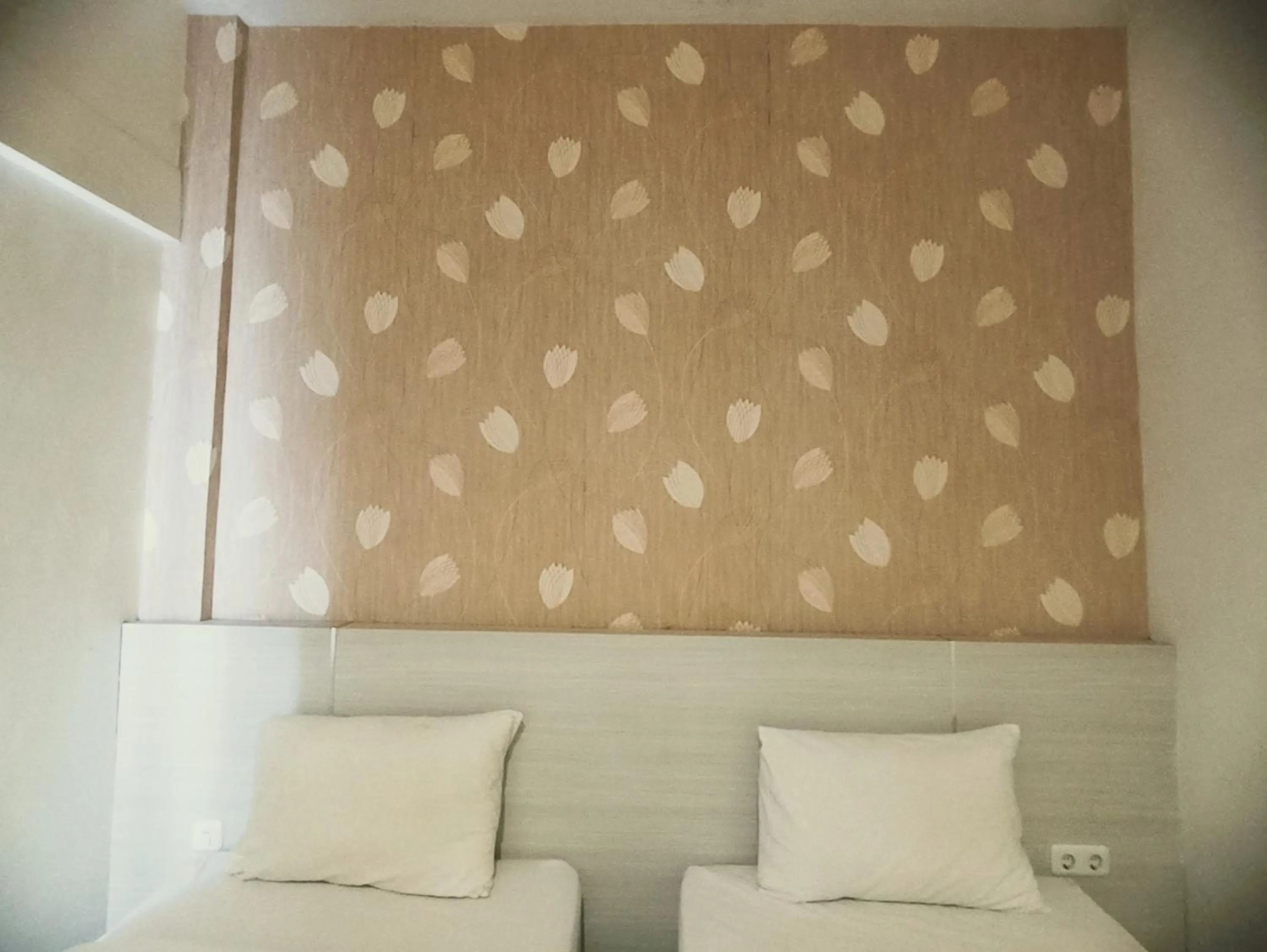 Bedroom, Bed in Yunna Express