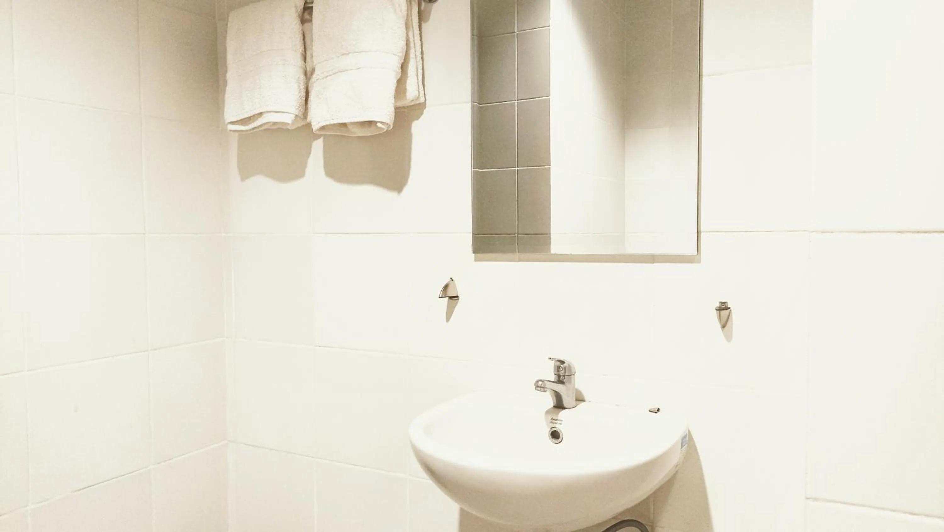 Bathroom in Yunna Express