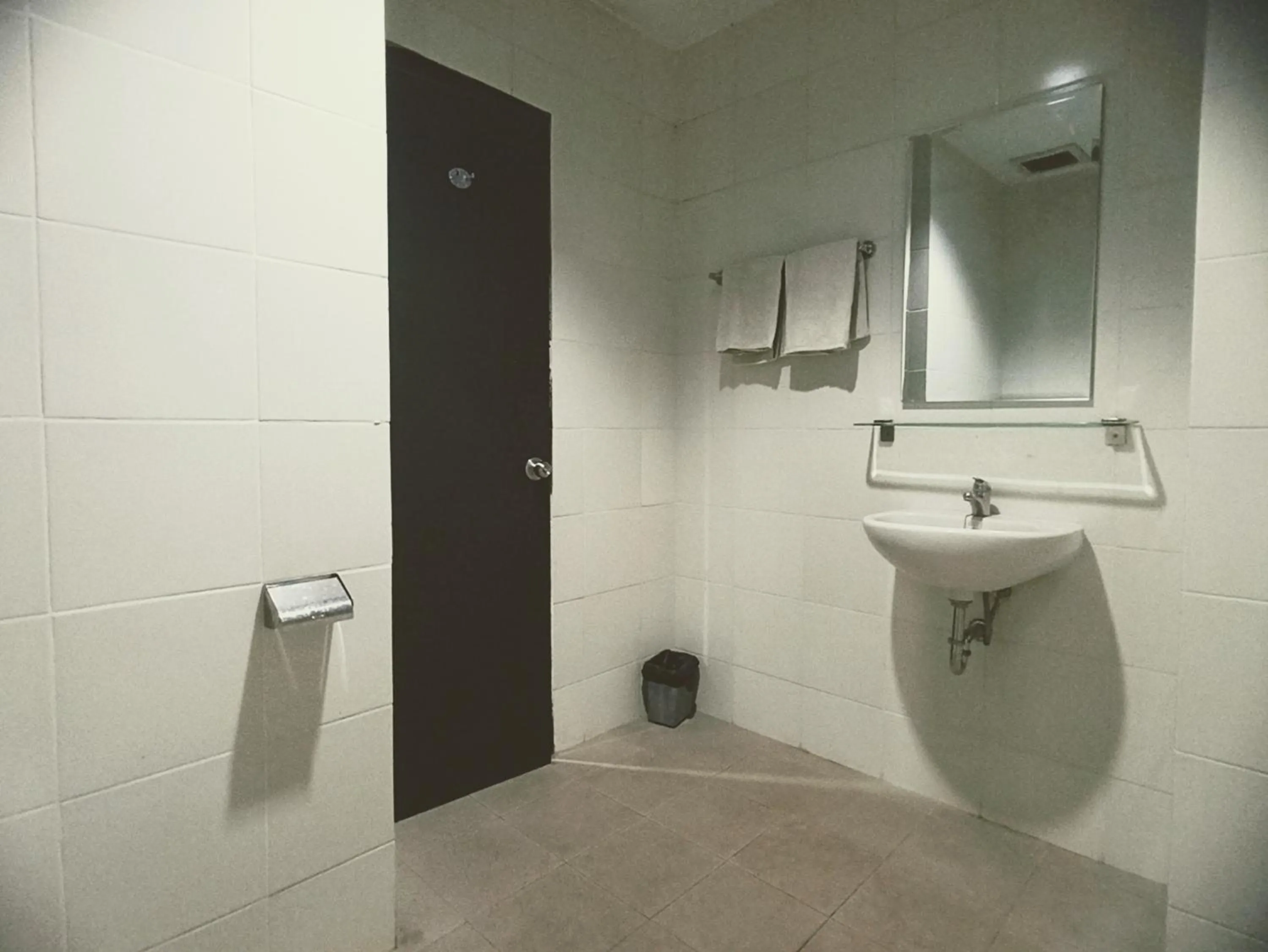 Bathroom in Yunna Express