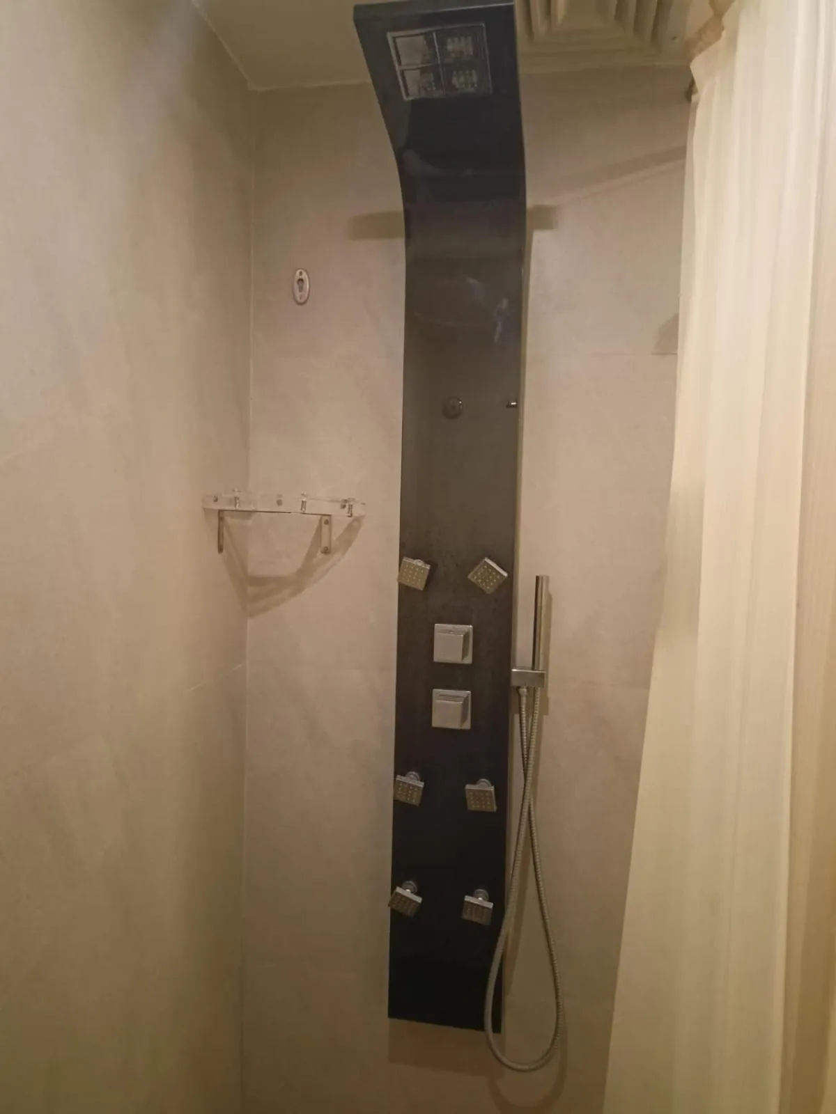 Bathroom in Abhyagama Hotel