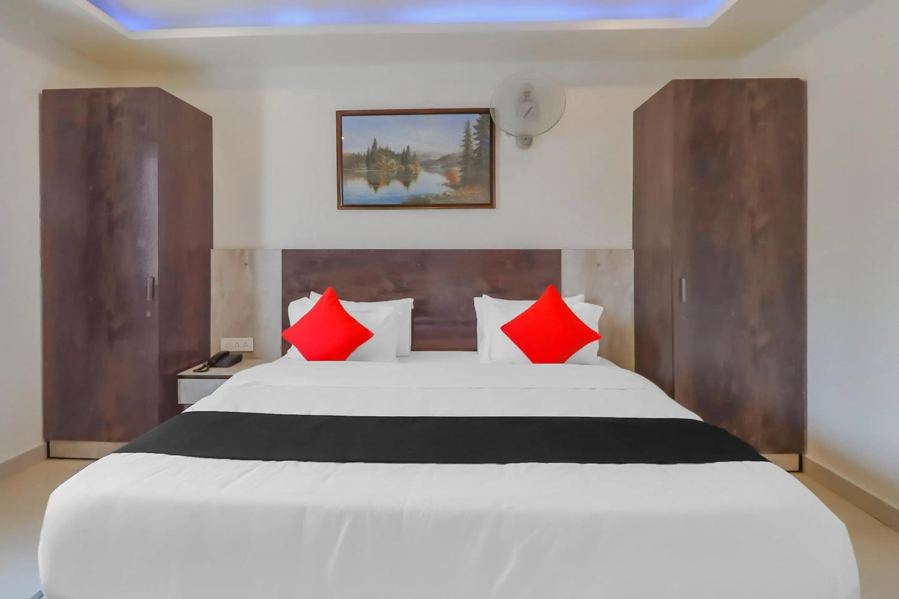 Bedroom, Bed in Capital O Royal Galaxy Finesse Near Phoenix Marketcity