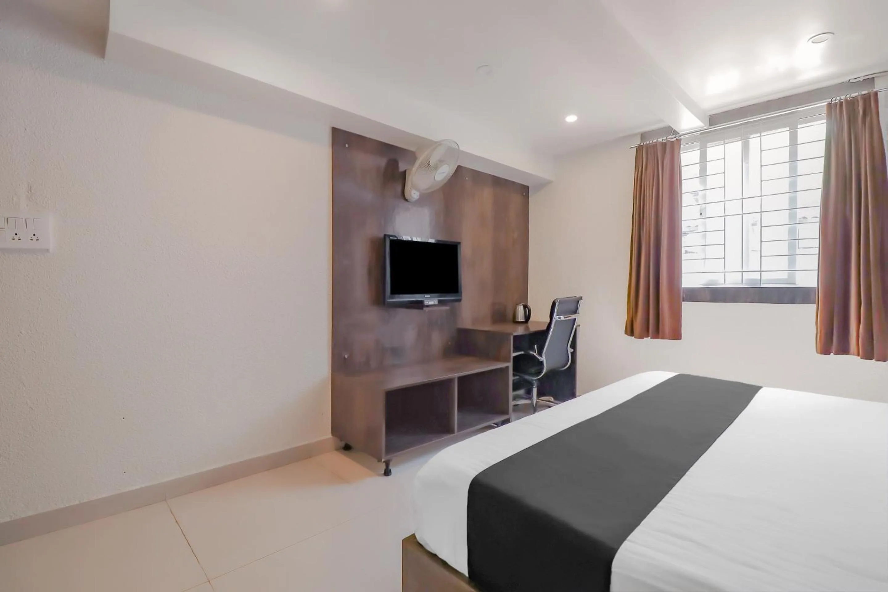 Bedroom, Bed in Capital O Royal Galaxy Finesse Near Phoenix Marketcity