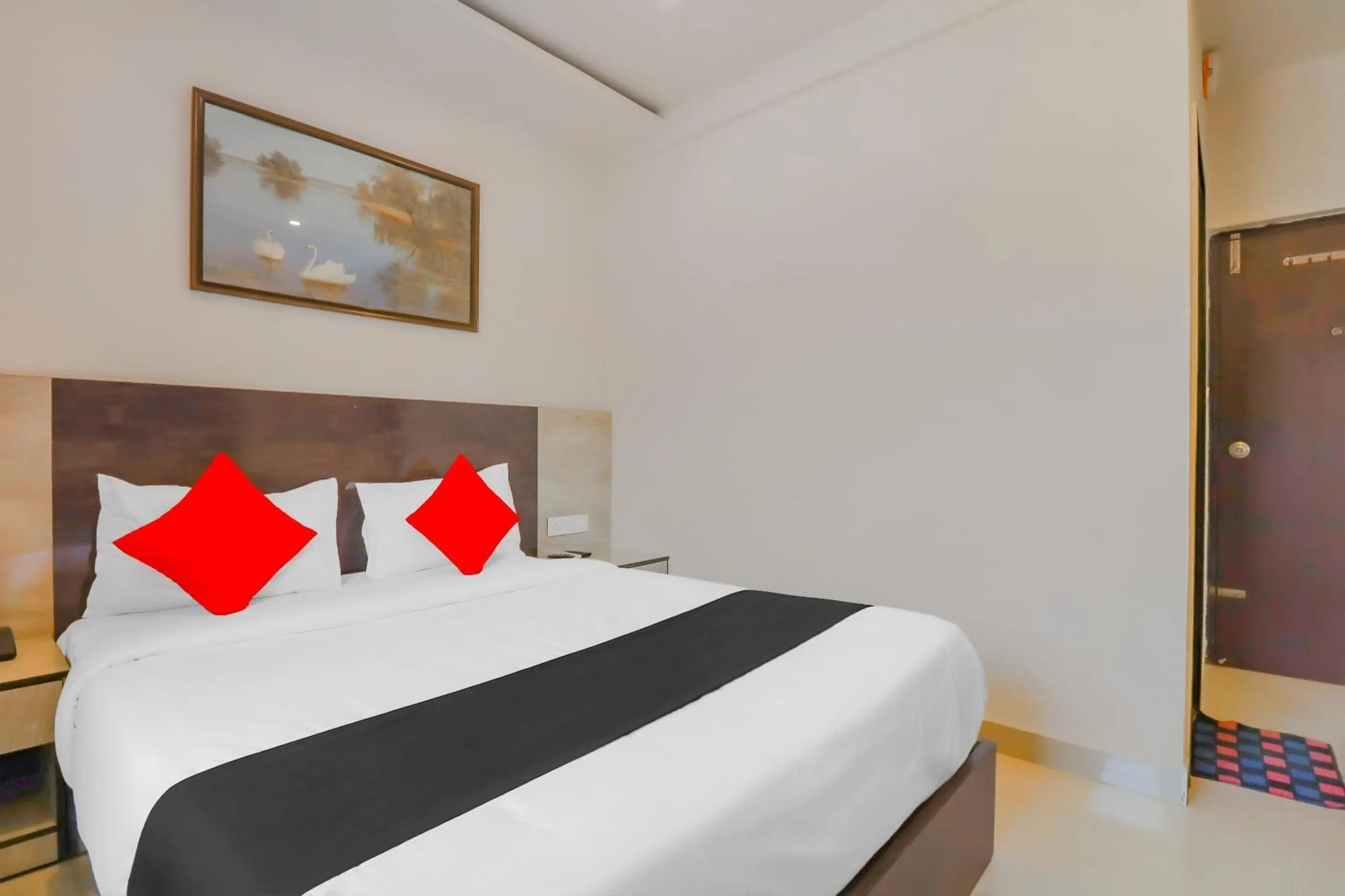 Bedroom, Bed in Capital O Royal Galaxy Finesse Near Phoenix Marketcity