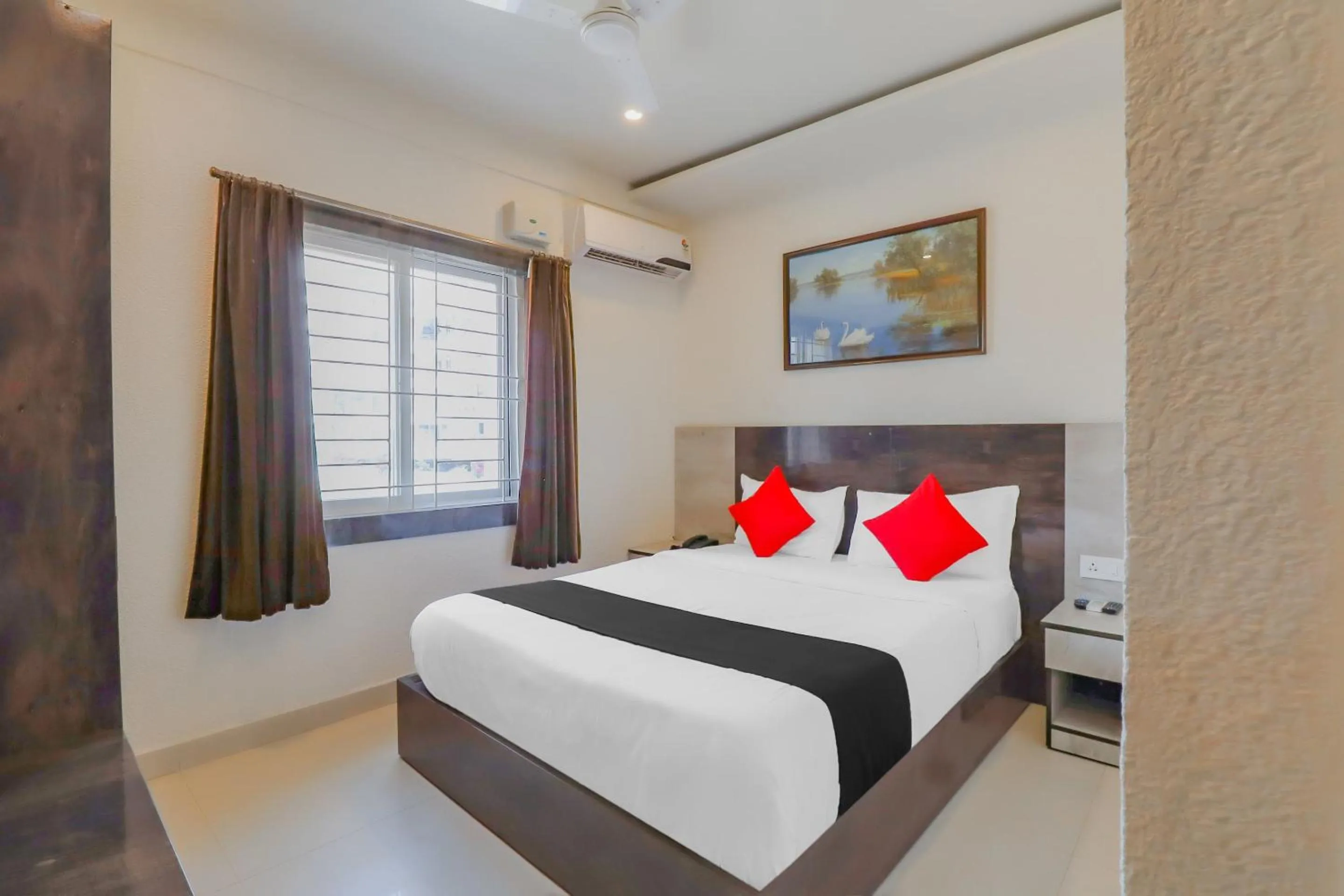 Bedroom, Bed in Capital O Royal Galaxy Finesse Near Phoenix Marketcity