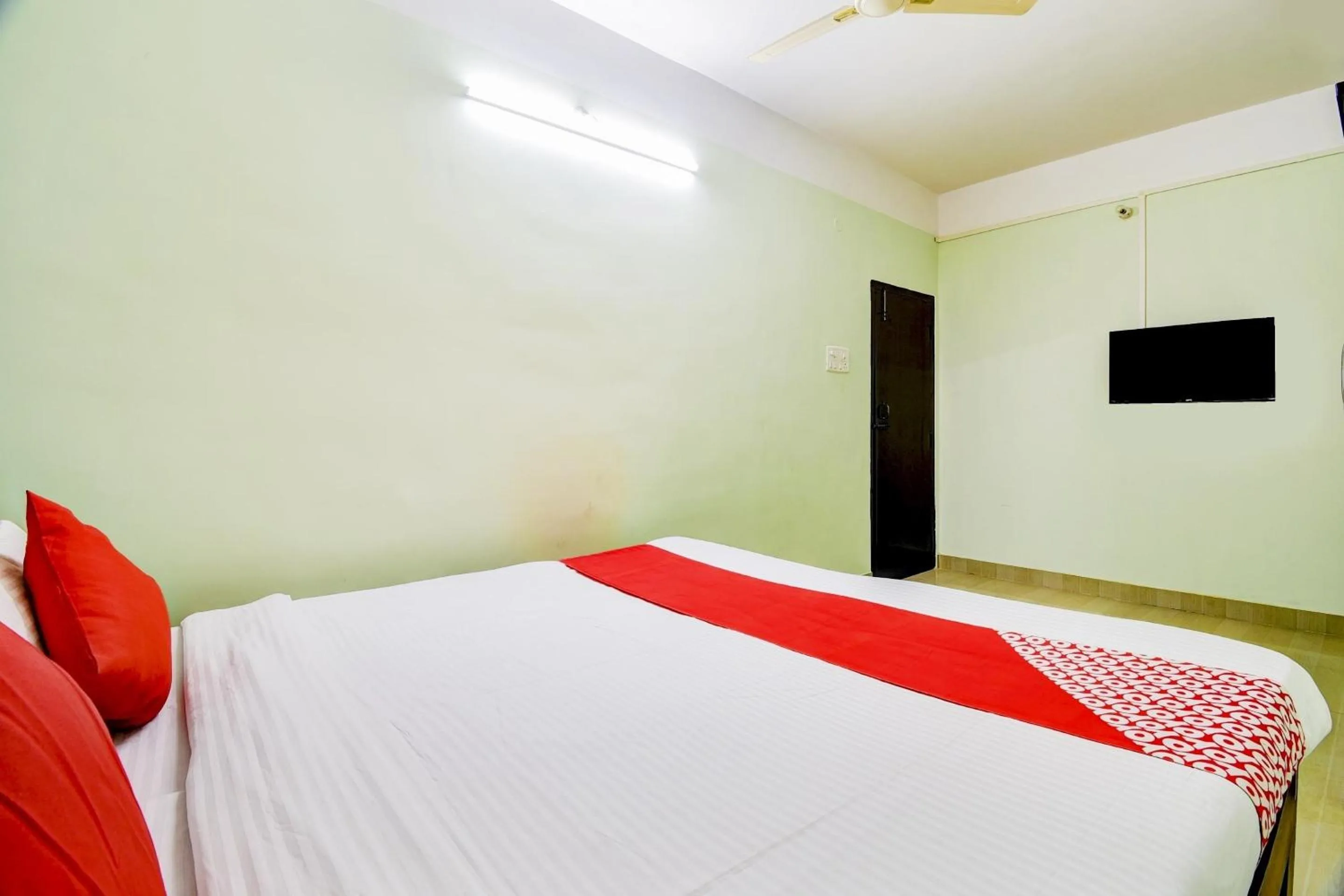 Bedroom, Bed in Hotel O The Dove Villa