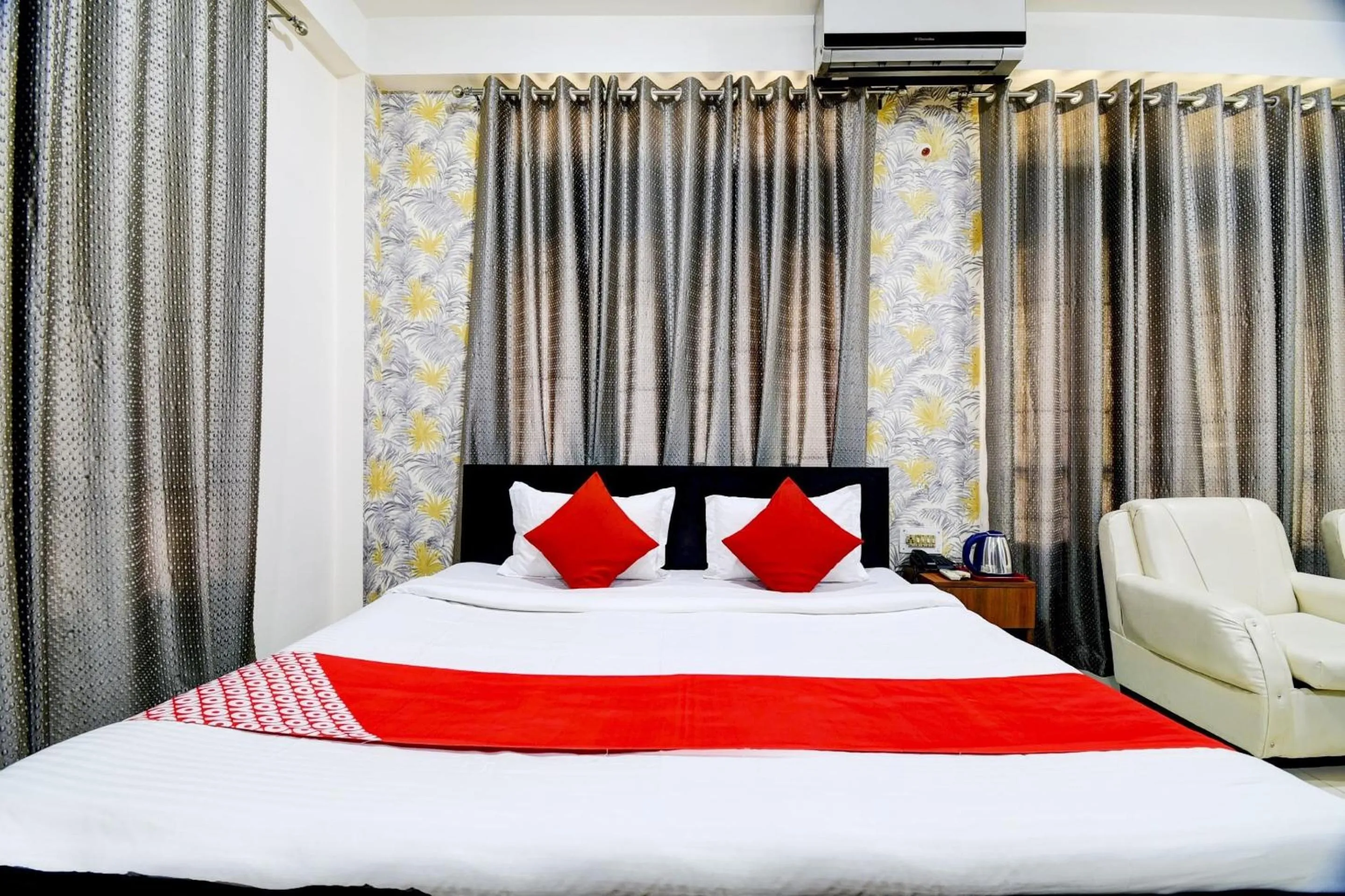 Bedroom, Bed in Hotel O The Dove Villa