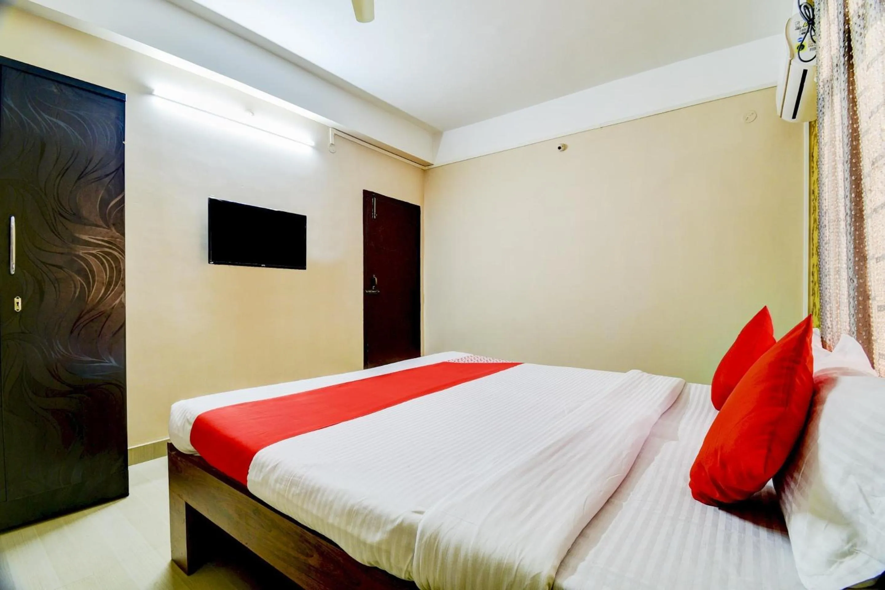 Bedroom, Bed in Hotel O The Dove Villa