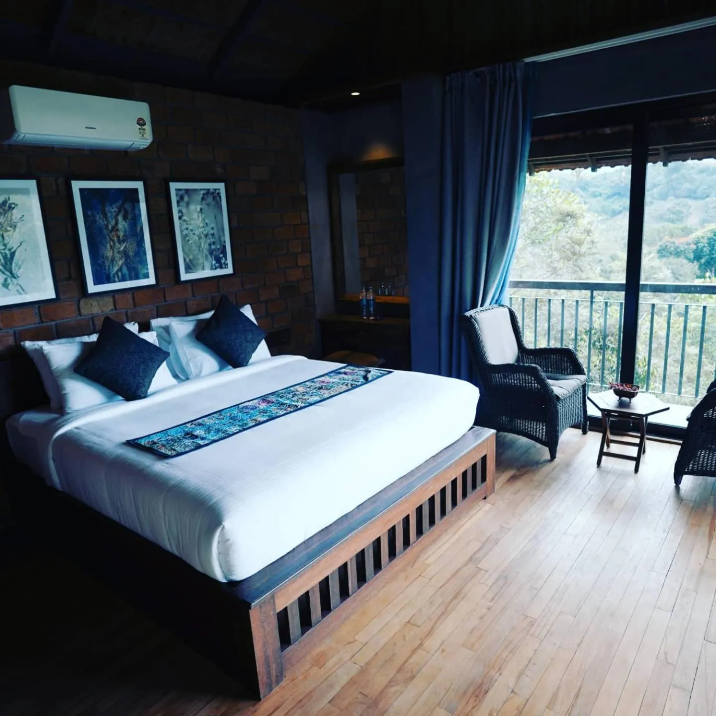 Bed in BARSATI Ranches