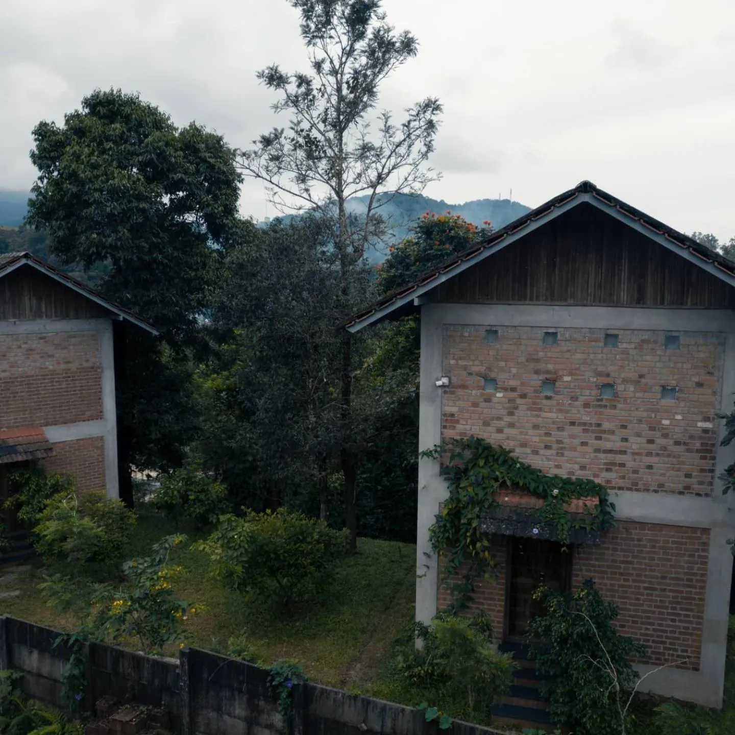 Facade/entrance in BARSATI Ranches
