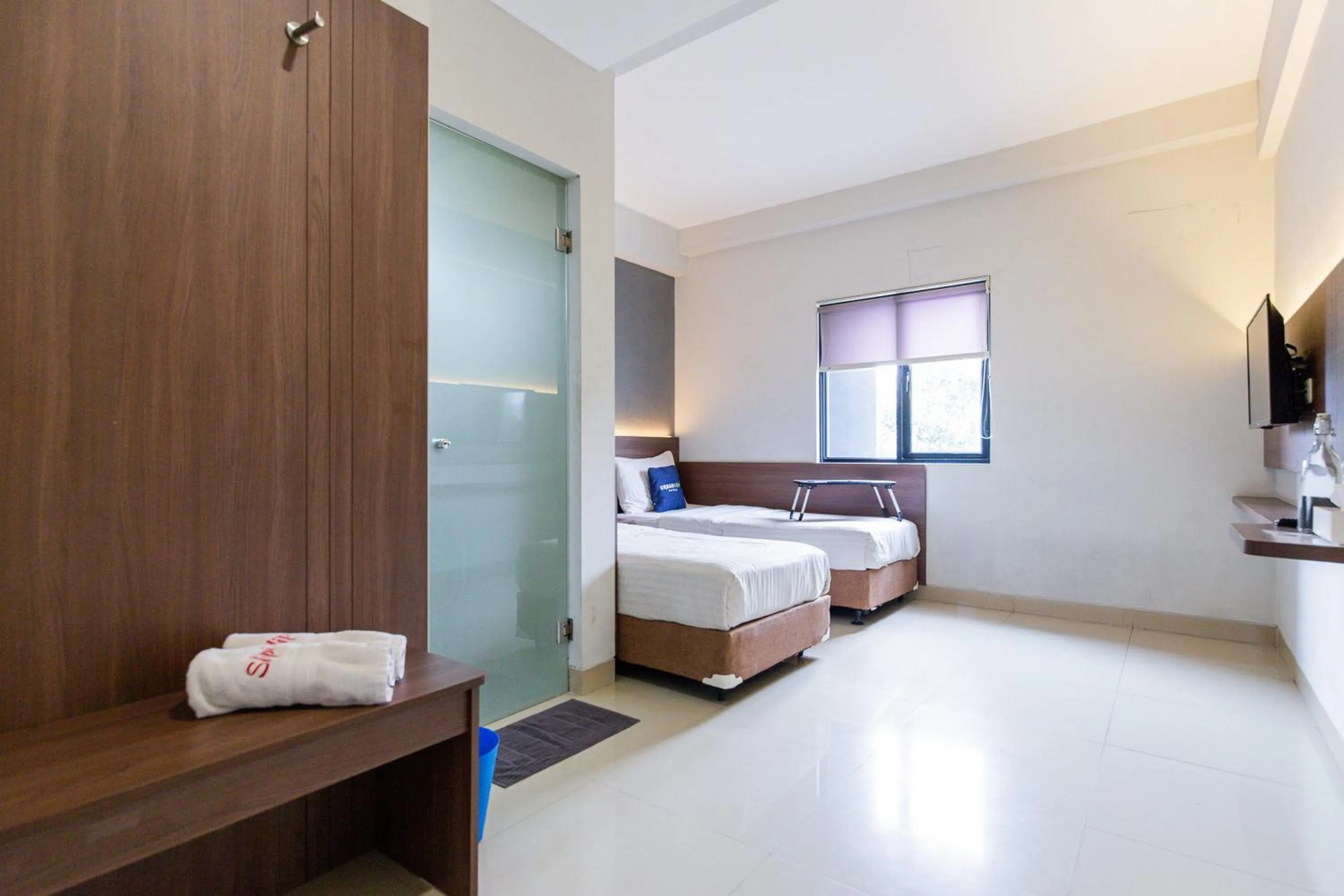 Bed in Urbanview Hotel Slipi Inn Palmerah