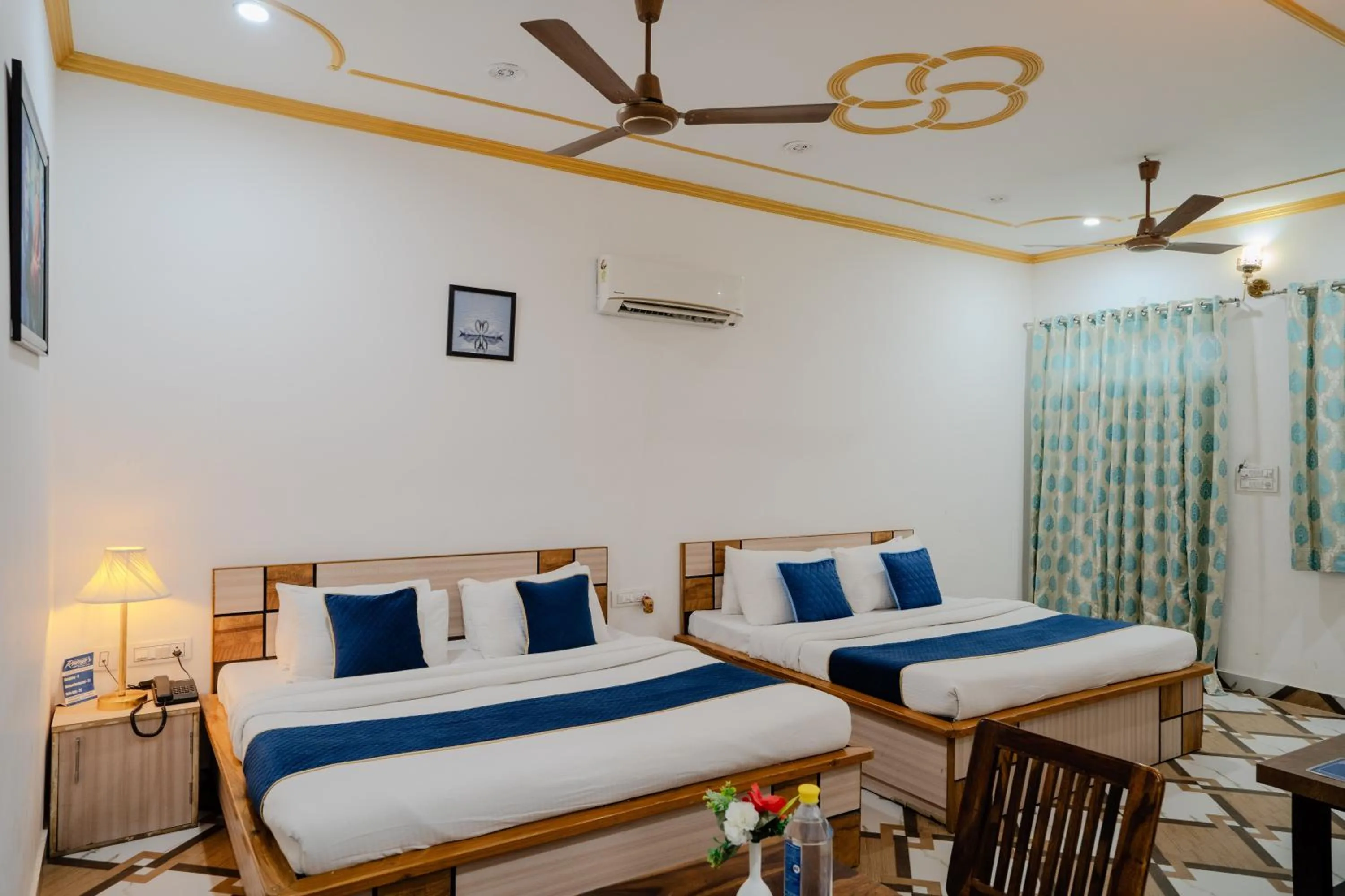 Photo of the whole room, Bed in Ramas Resort