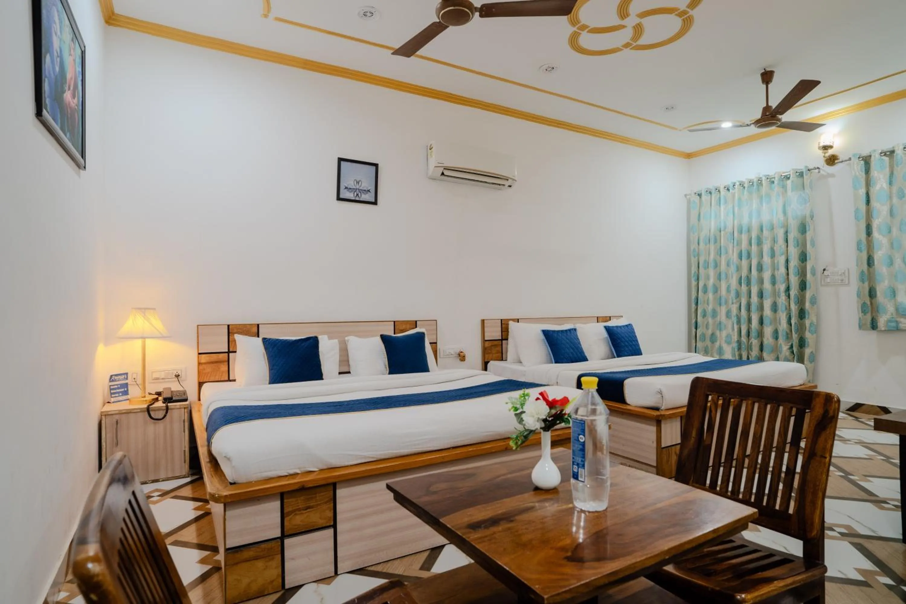 Photo of the whole room, Bed in Ramas Resort