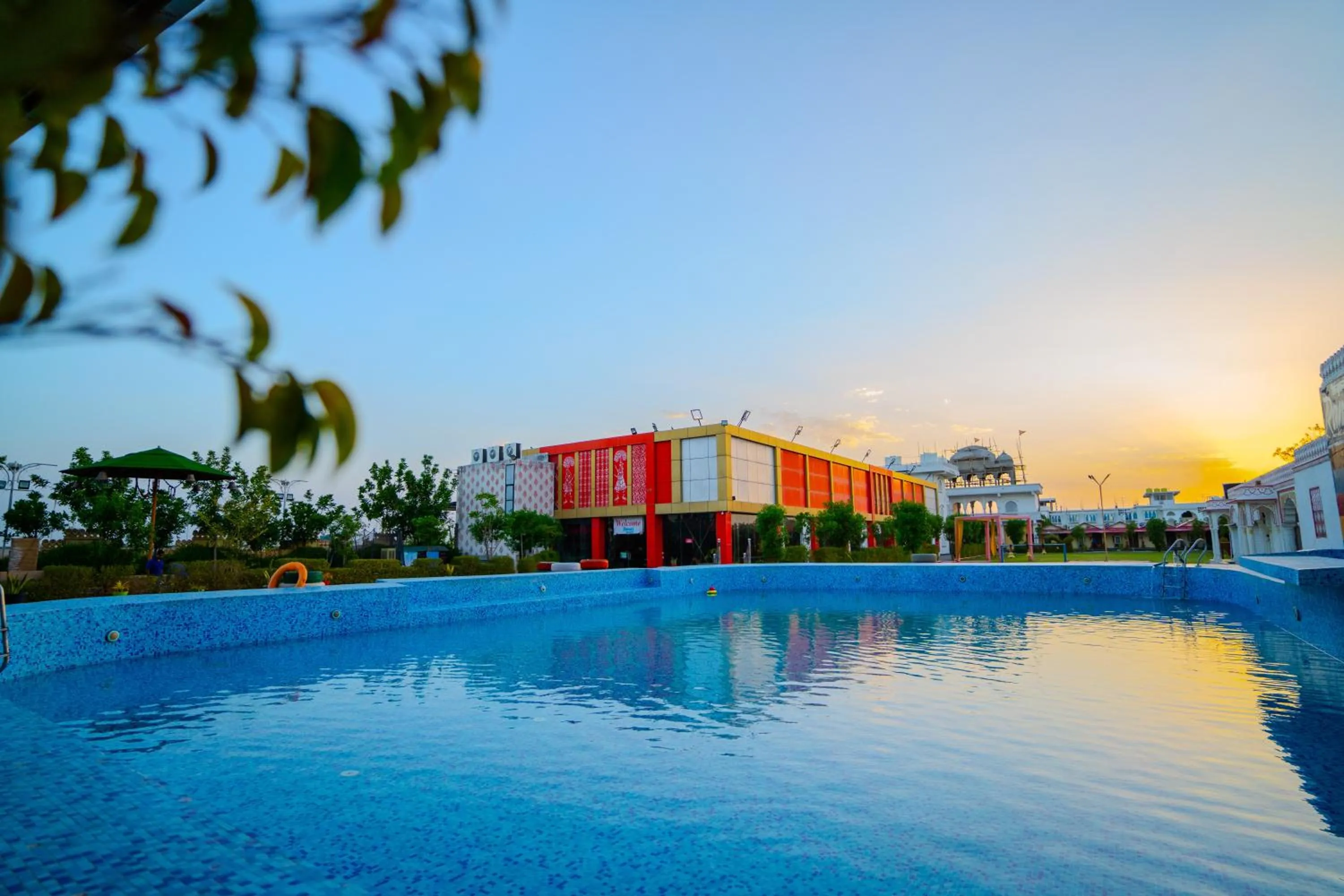 Swimming pool in Ramas Resort