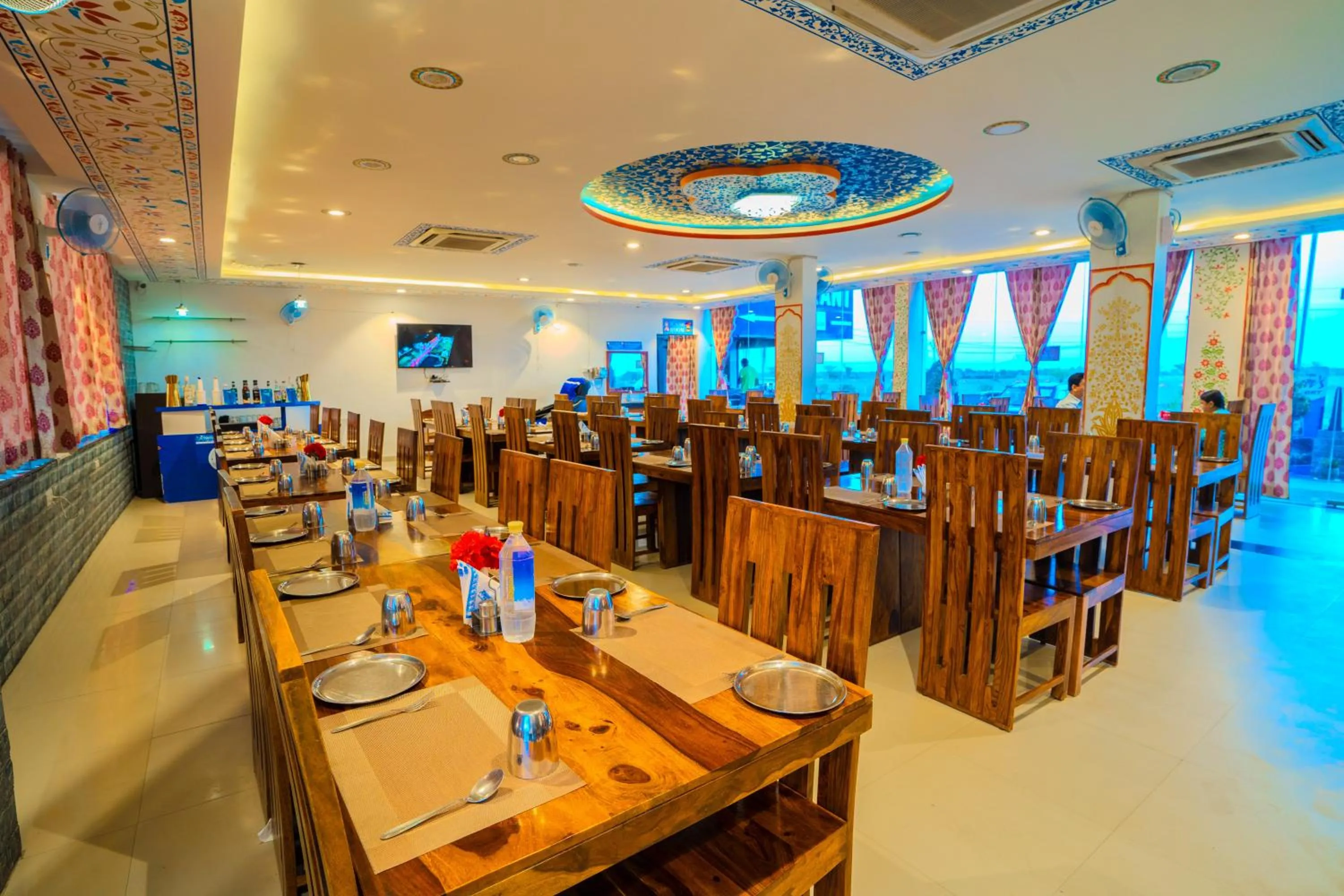 Restaurant/places to eat in Ramas Resort