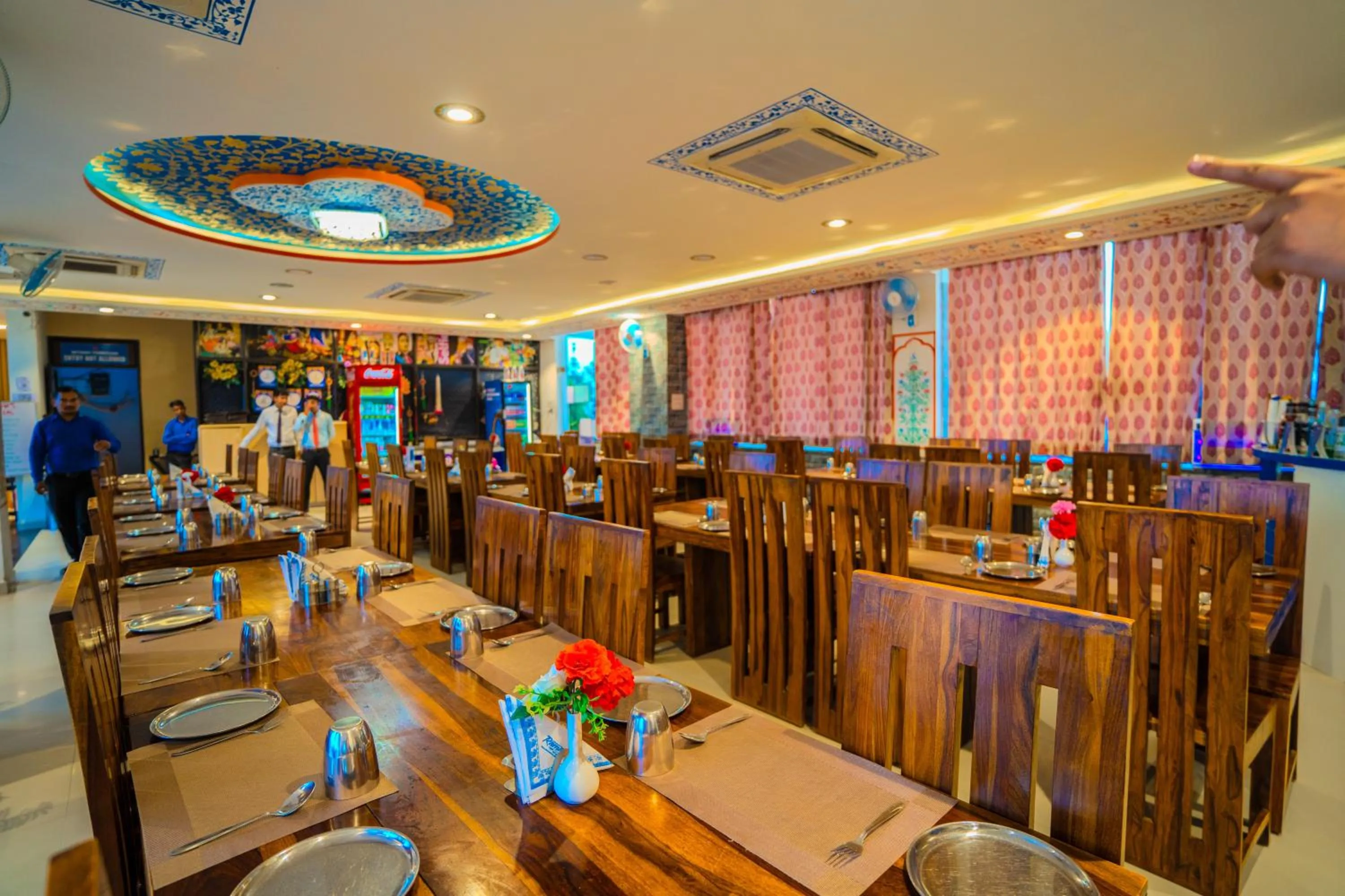 Restaurant/places to eat in Ramas Resort