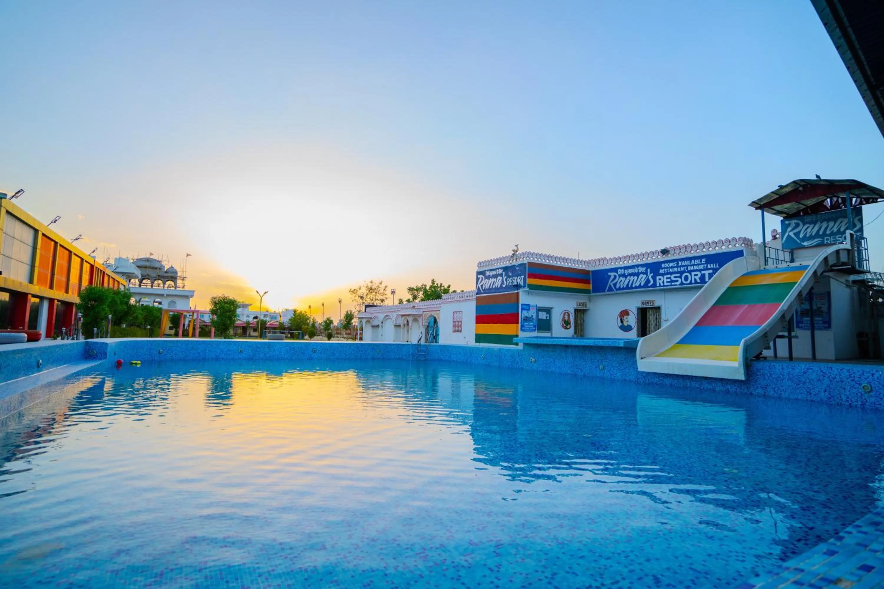 Swimming pool in Ramas Resort