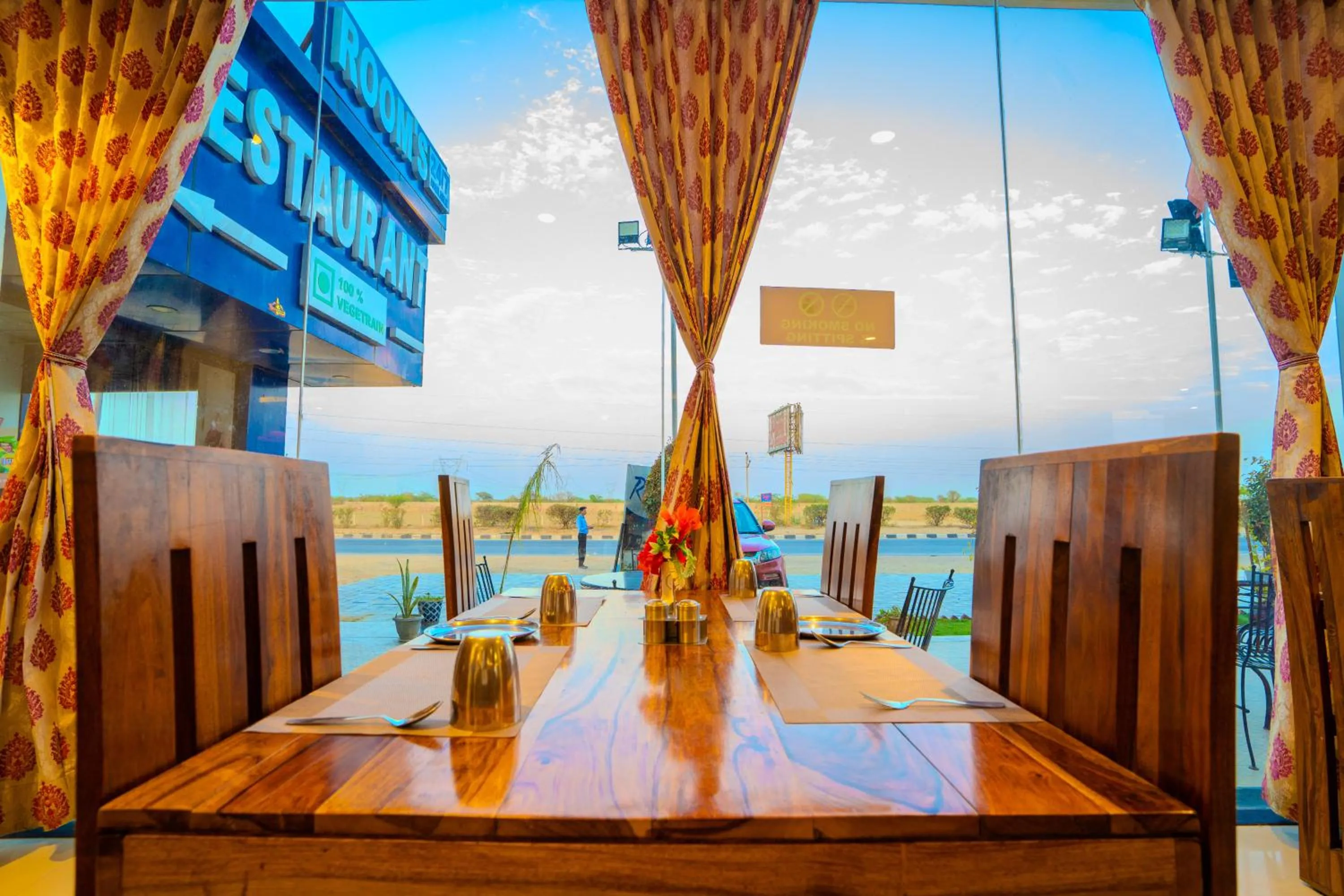 Restaurant/places to eat in Ramas Resort