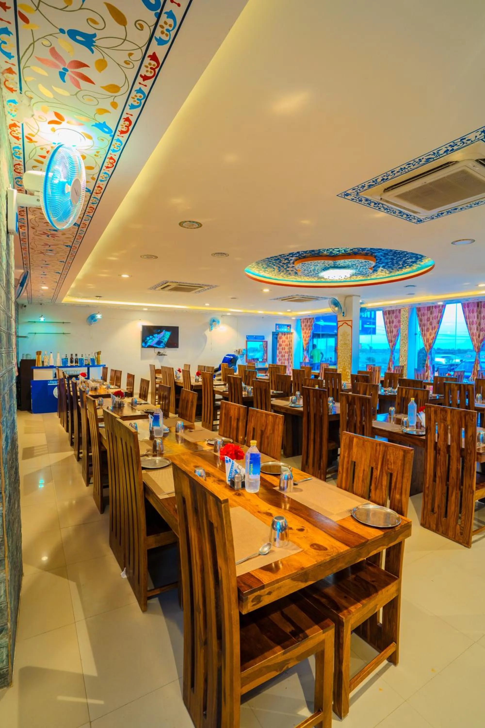 Restaurant/places to eat in Ramas Resort