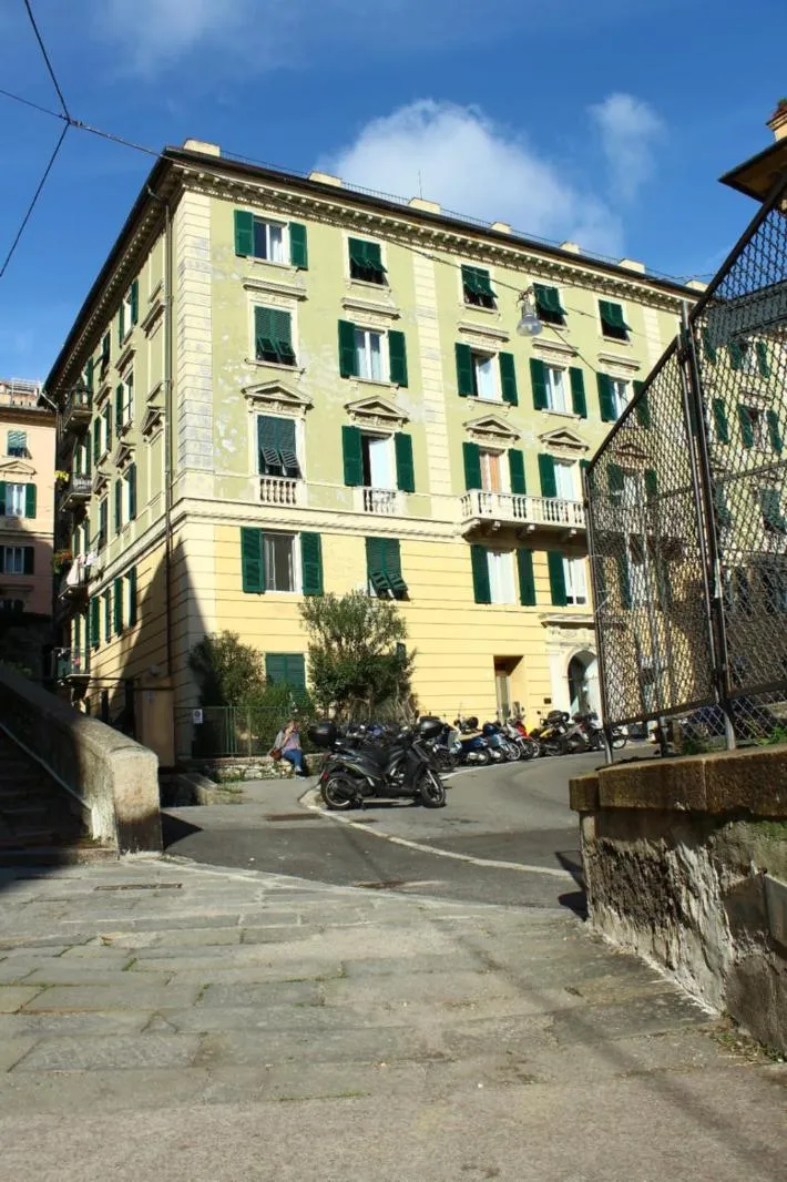 Property building in a due passi dal centro