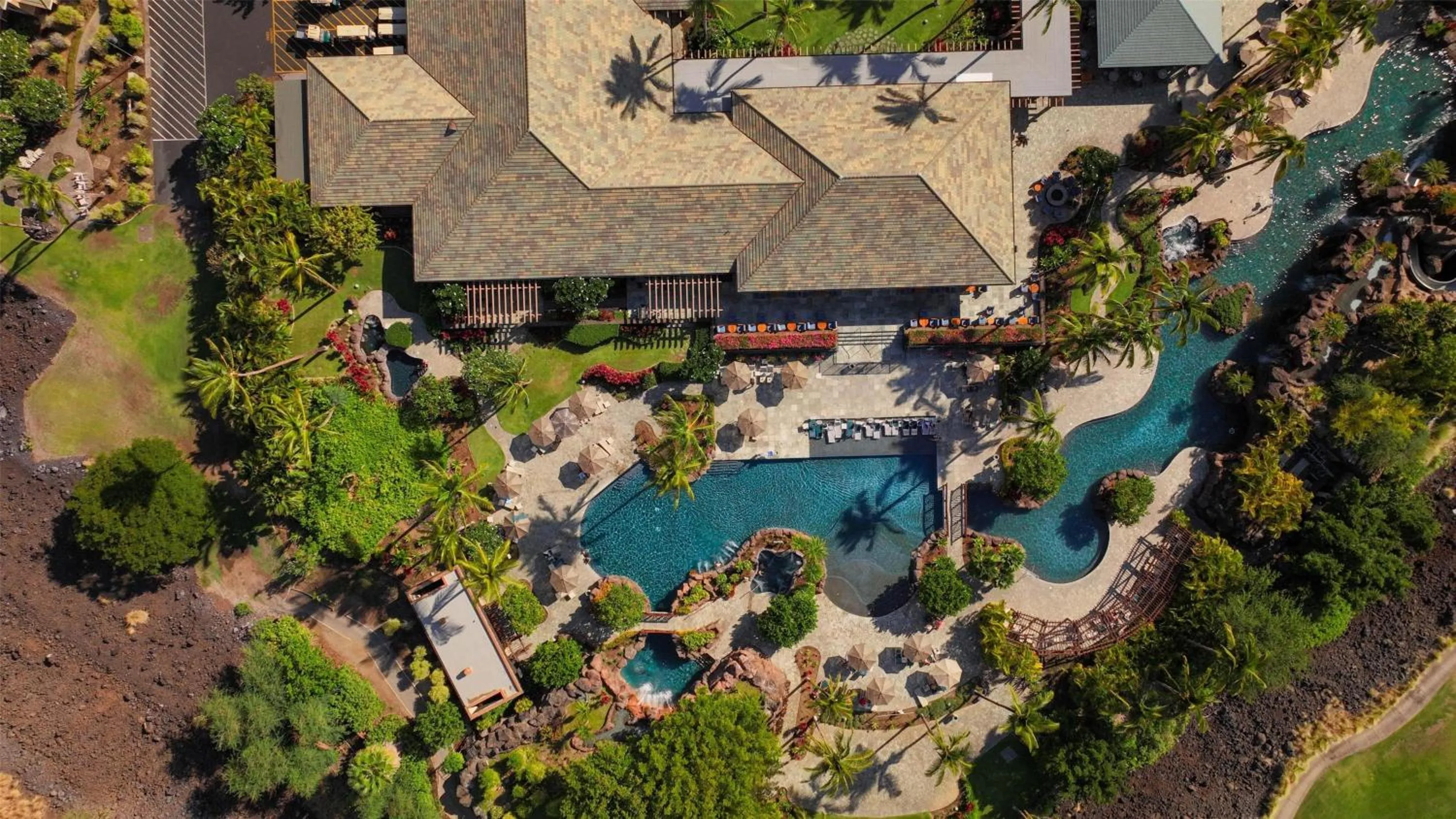 Property building in Hilton Grand Vacations Club Kings Land Waikoloa