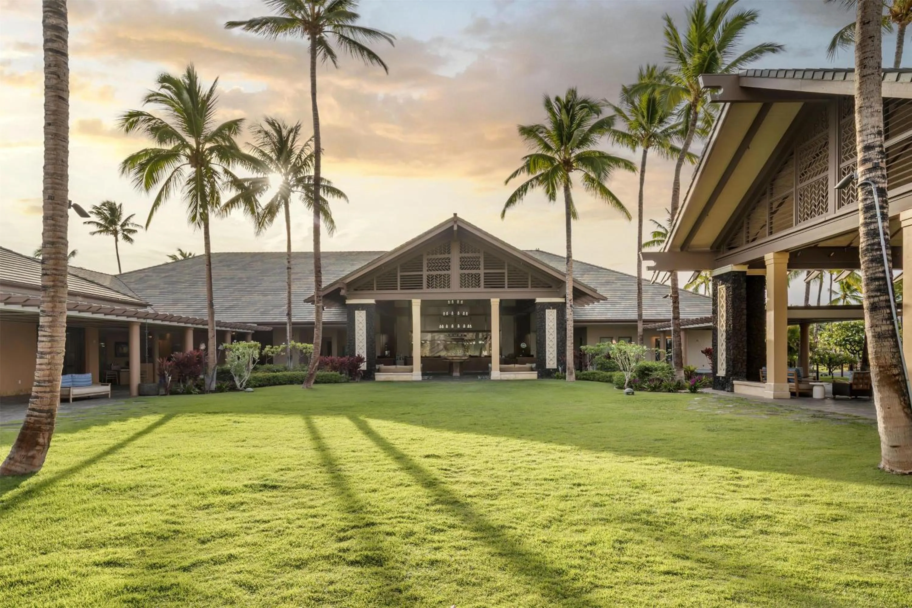Property building in Hilton Grand Vacations Club Kings Land Waikoloa