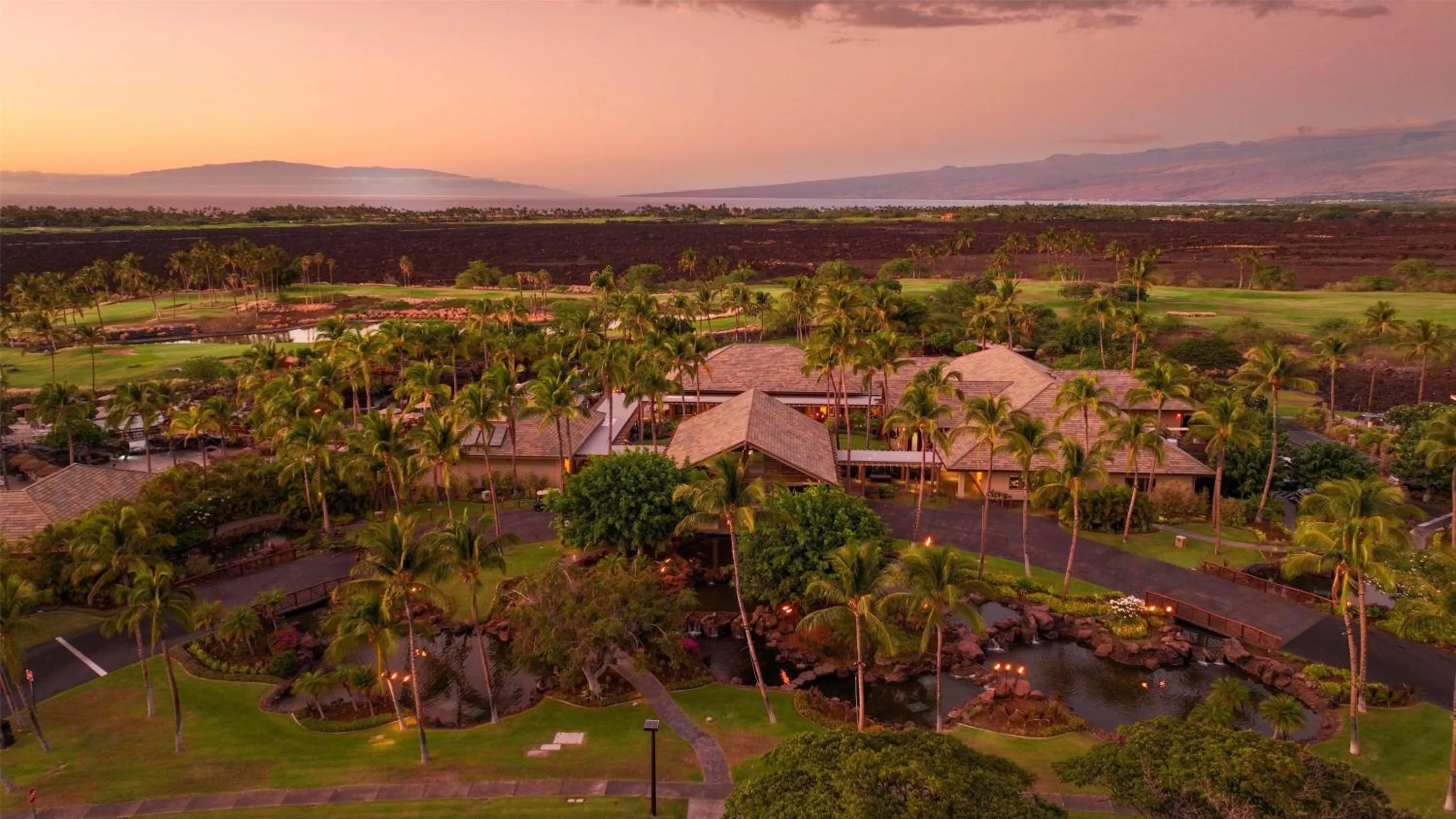 Property building in Hilton Grand Vacations Club Kings Land Waikoloa