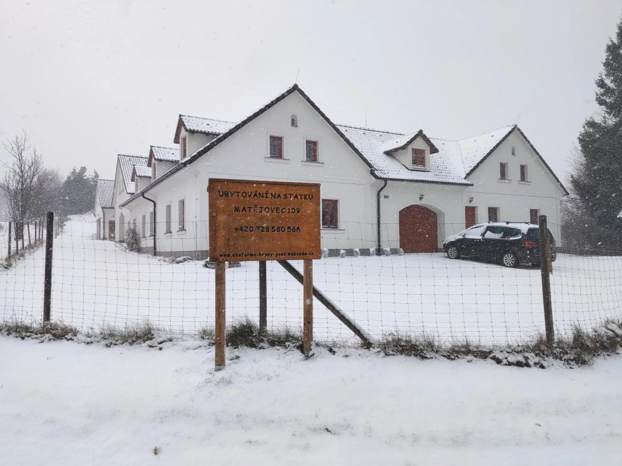 Property building in Matějovec 109 & Ubytování Na statku